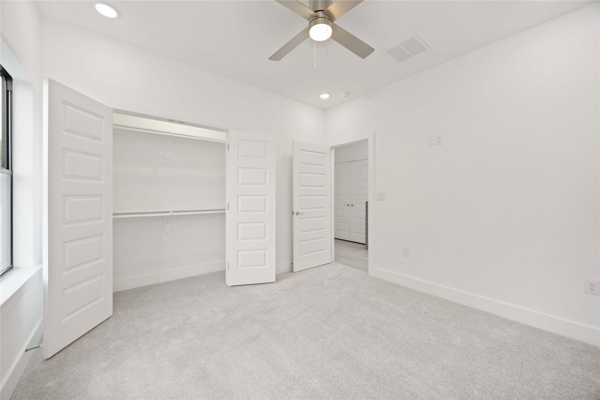 3022 Retta Street, Houston, TX 77026 3022 Retta Street, Houston, TX 77026