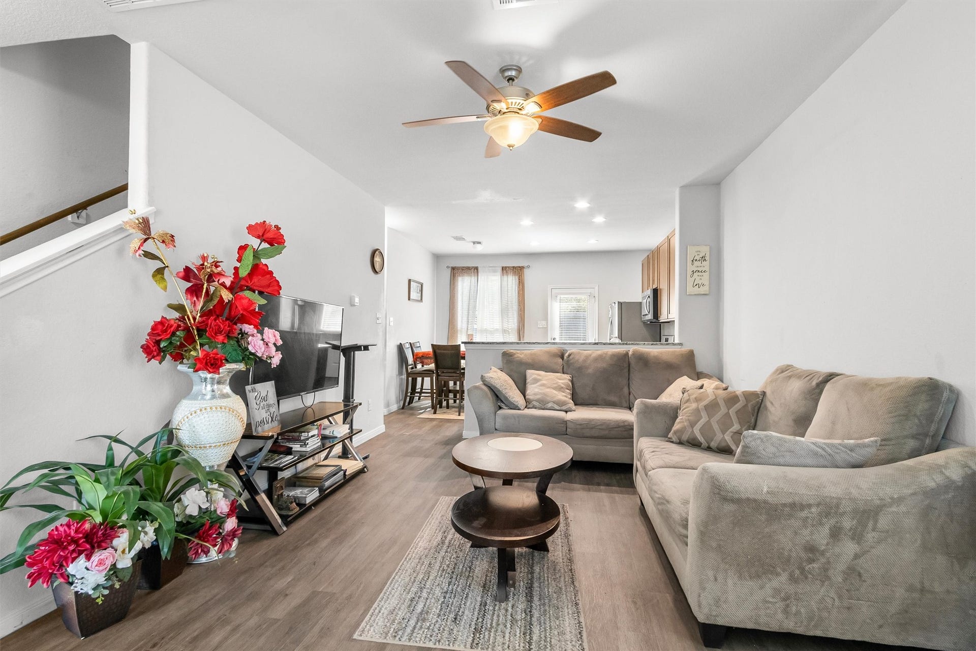 4314 Mcgregor Bluff Lane, Conroe, TX 77304 Great for entertaining