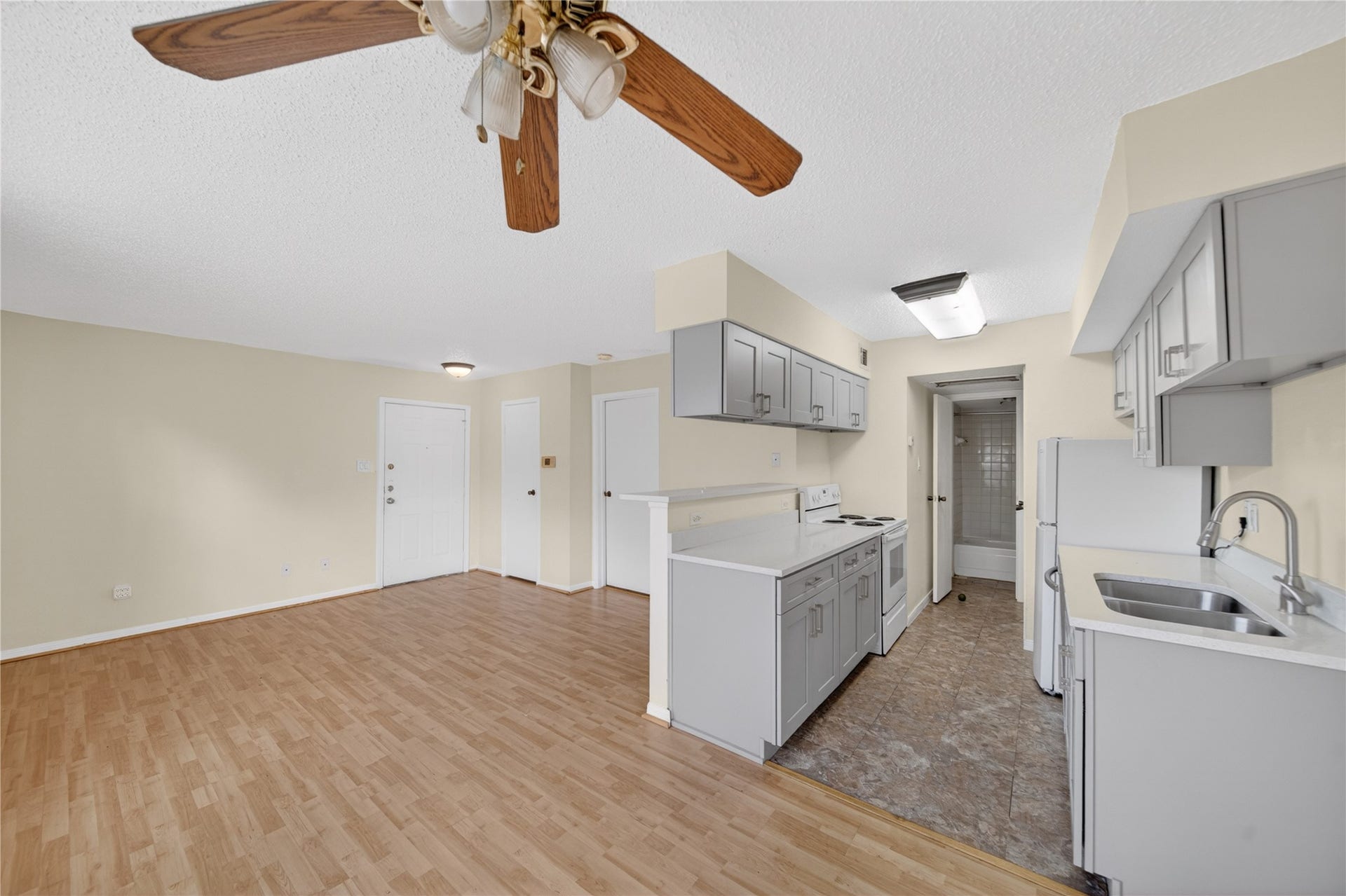 2750 Holly Hall Street, #1706, Houston, TX 77054 2750 Holly Hall Street, #1706, Houston, TX 77054