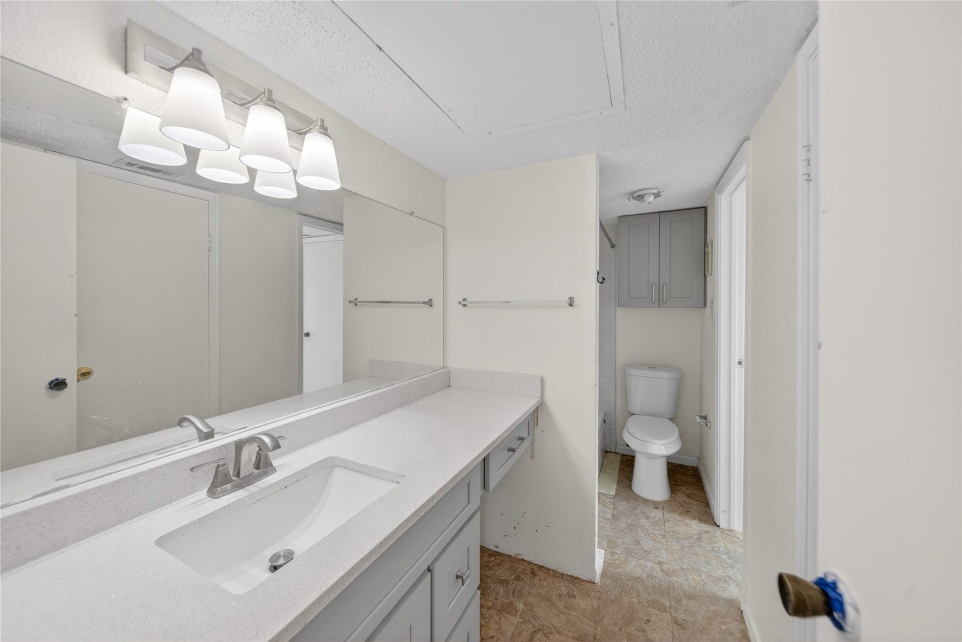 2750 Holly Hall Street, #1706, Houston, TX 77054 2750 Holly Hall Street, #1706, Houston, TX 77054
