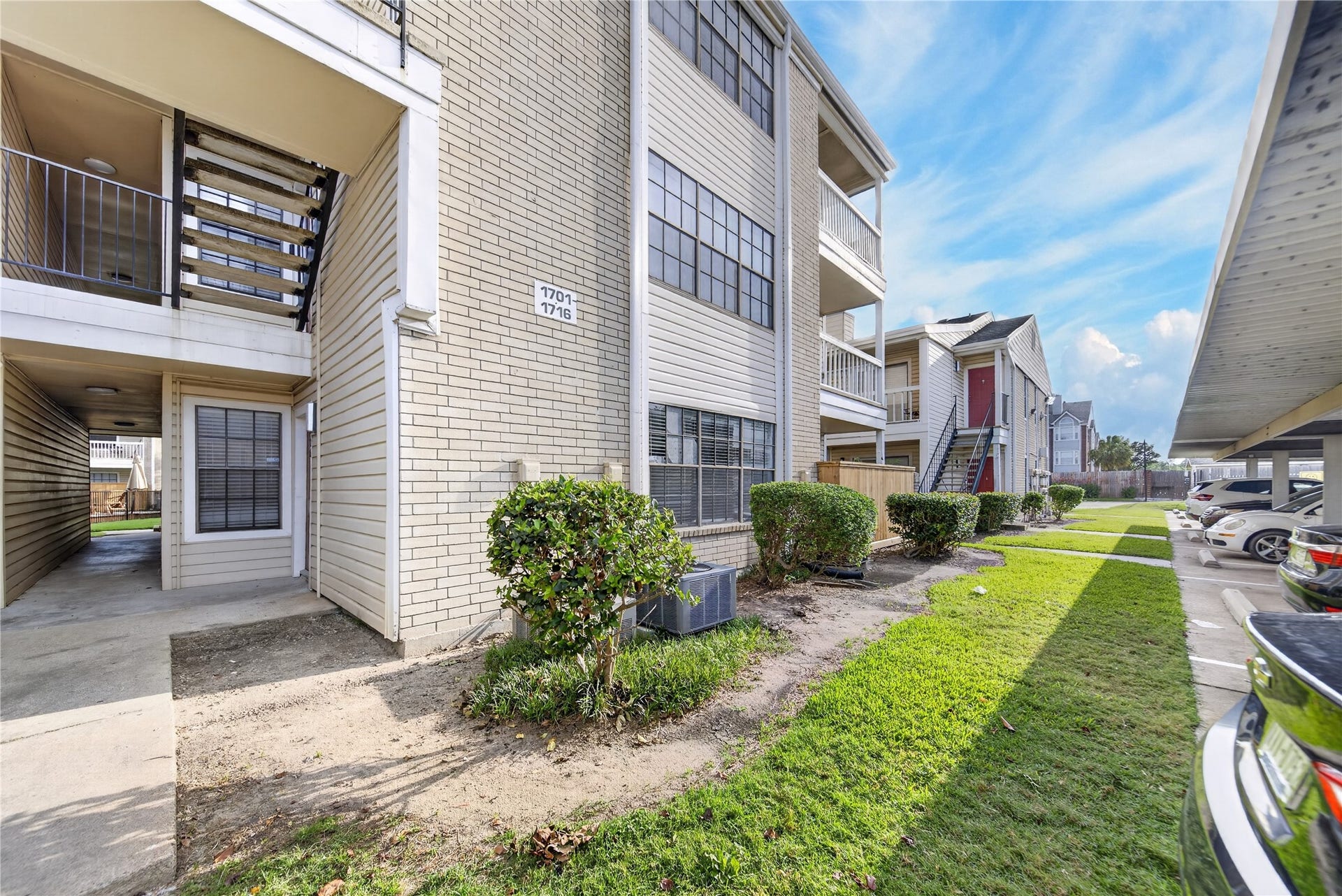 2750 Holly Hall Street, #1706, Houston, TX 77054 2750 Holly Hall Street, #1706, Houston, TX 77054