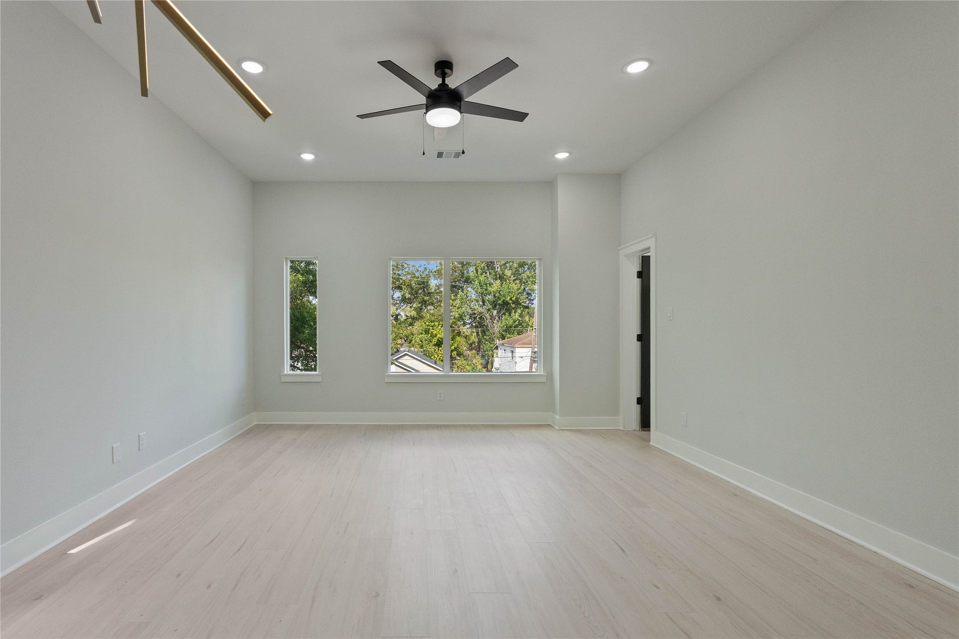 1216 Johnston Street, #A, Houston, TX 77022 Living Area.