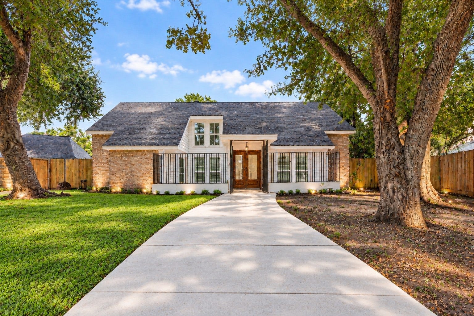 20102 Wickham Court, Katy, TX 77450 Charming 2-story pool home tucked away on a oversized peaceful cul-de-sac in established Nottingham Country.