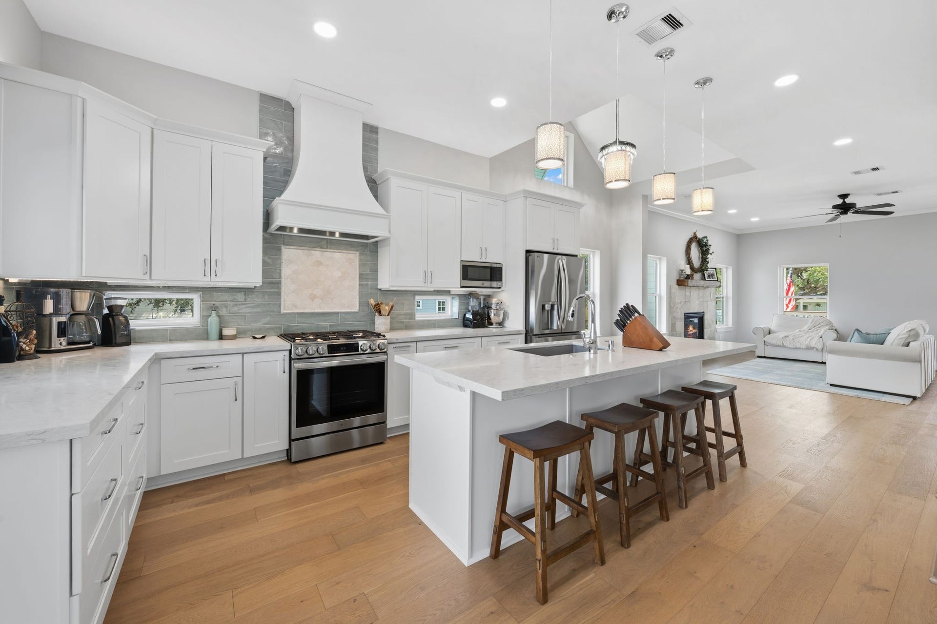 3405 Oak Alley Court, Seabrook, TX 77586 3405 Oak Alley Court, Seabrook, TX 77586