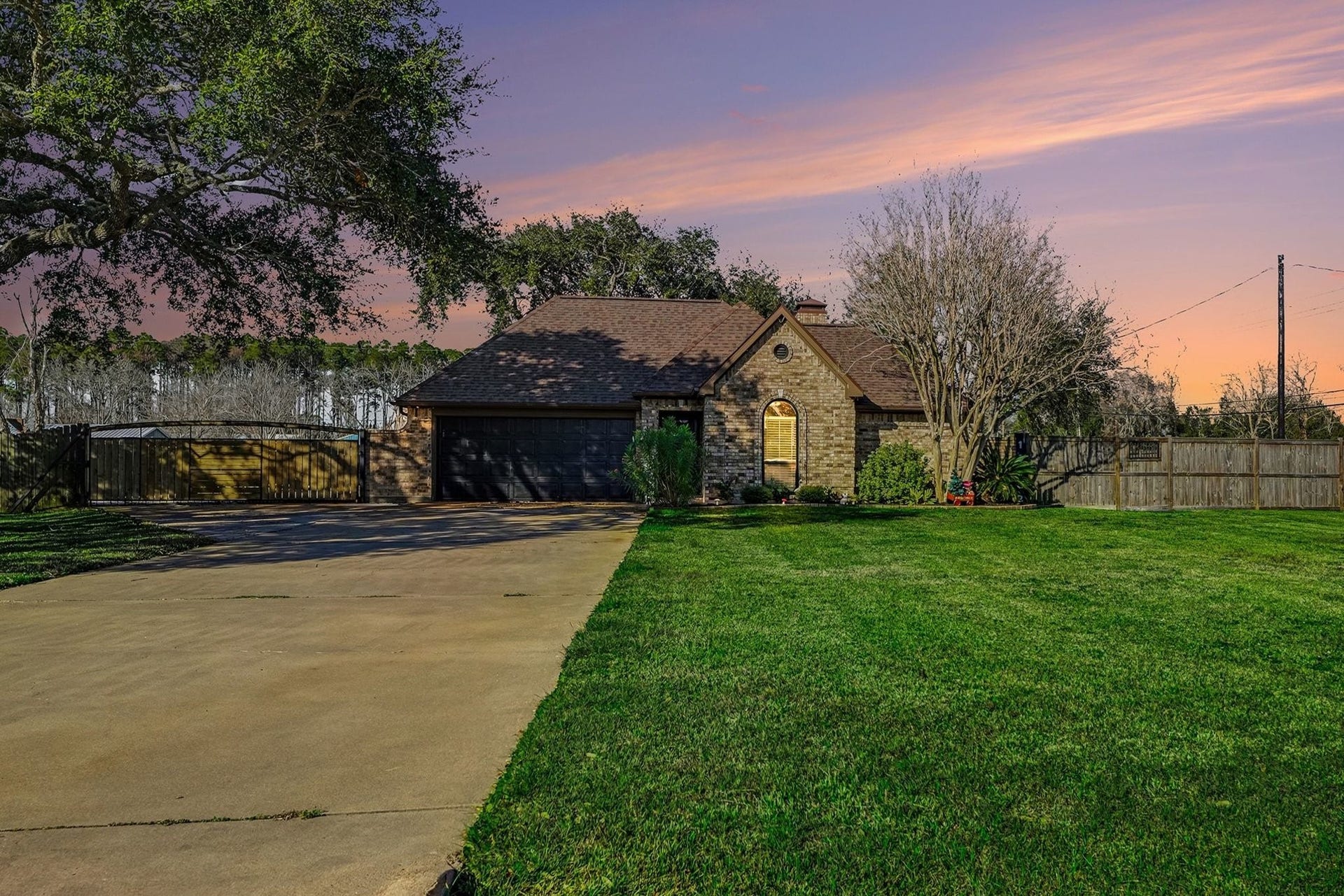 13402 Bob White Drive, Santa Fe, TX 77510
