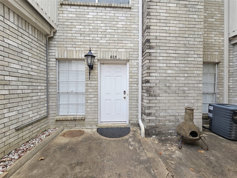 Property photo for 3800 Tanglewilde Street, #605, Houston, TX