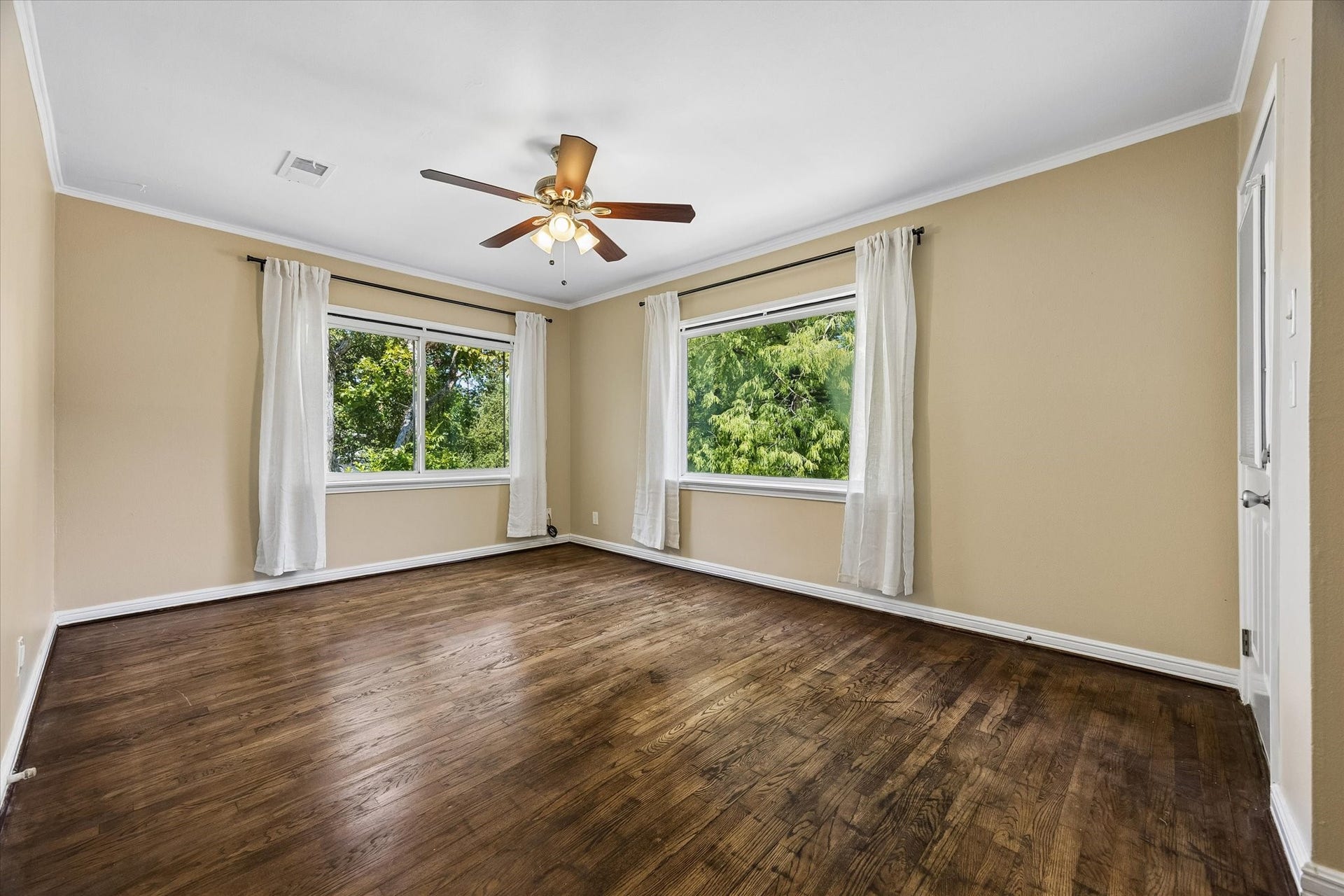3309 Lawrence Street Unit 2 Street, #2, Houston, TX 77018 3309 Lawrence Street Unit 2 Street, #2, Houston, TX 77018
