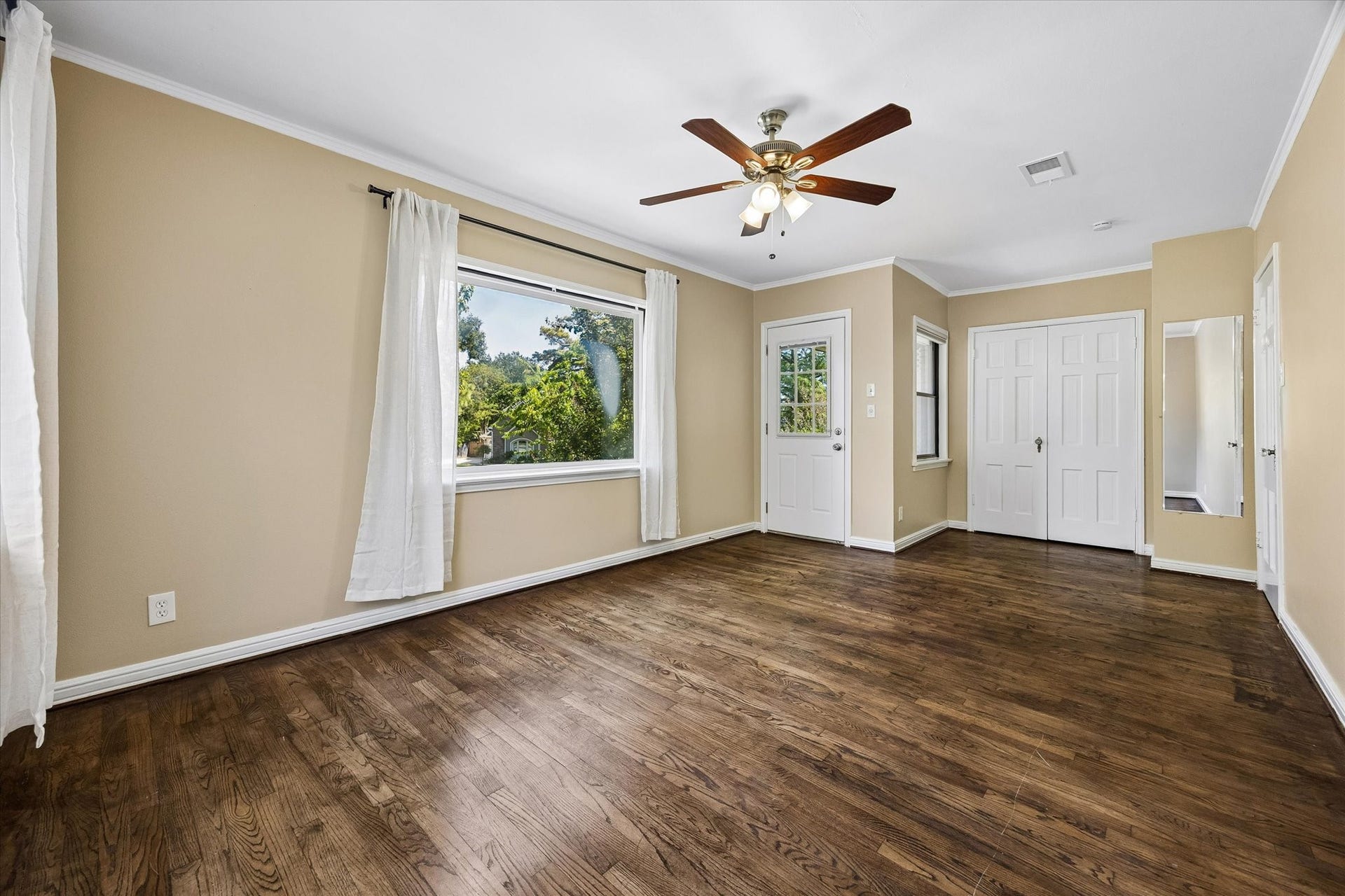3309 Lawrence Street Unit 2 Street, #2, Houston, TX 77018 3309 Lawrence Street Unit 2 Street, #2, Houston, TX 77018