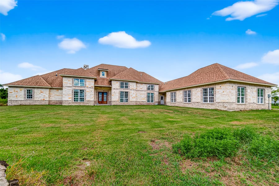 Property photo for 1013 Battlebell Road, Highlands, TX