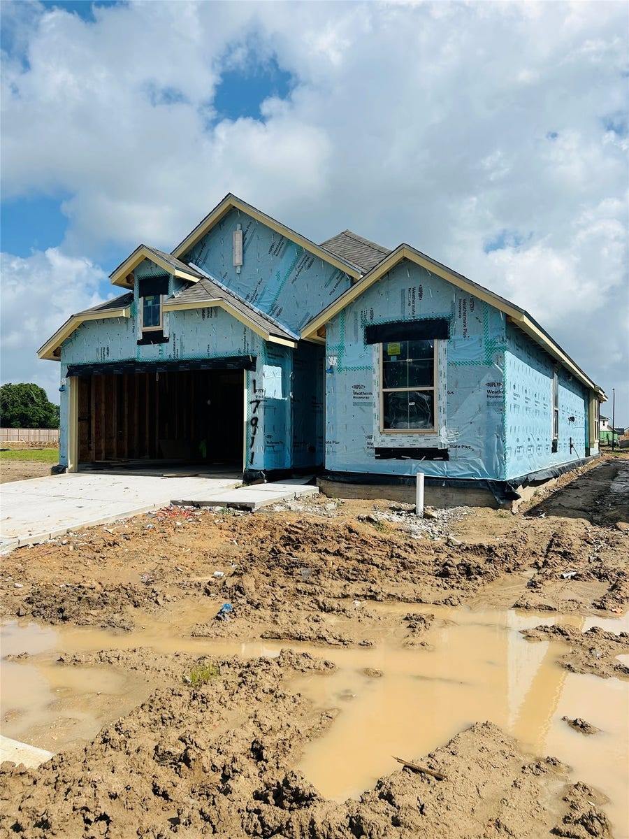 Property photo for 17911 Oakwood Stream Drive, Webster, TX