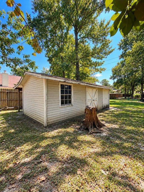 17602 Typhoon Way, Crosby, TX 77532
