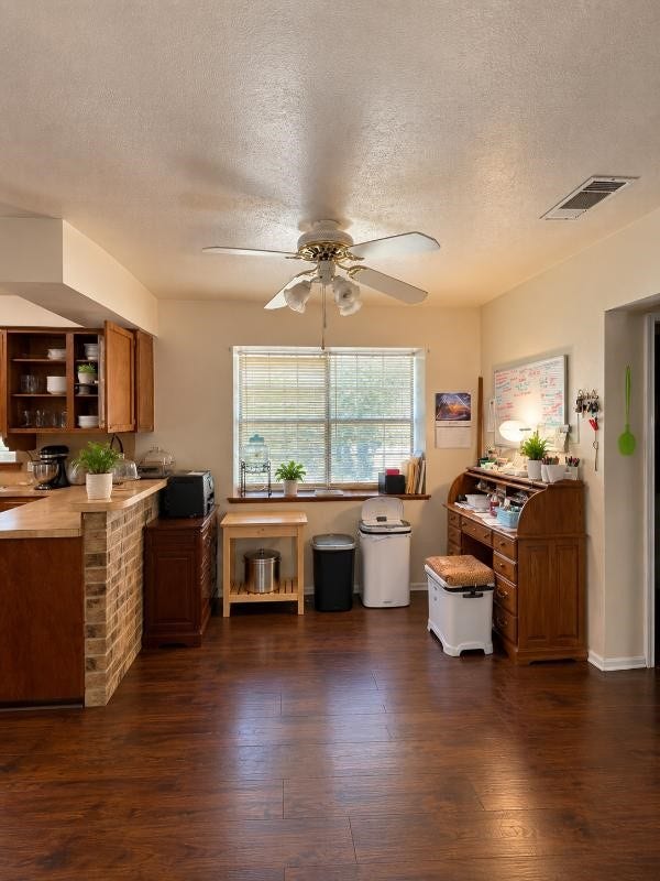 17602 Typhoon Way, Crosby, TX 77532