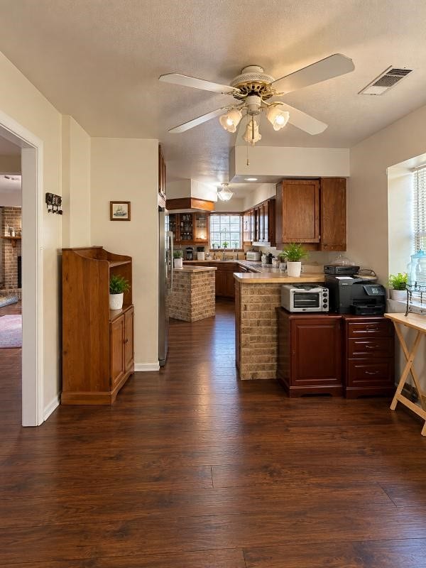 17602 Typhoon Way, Crosby, TX 77532