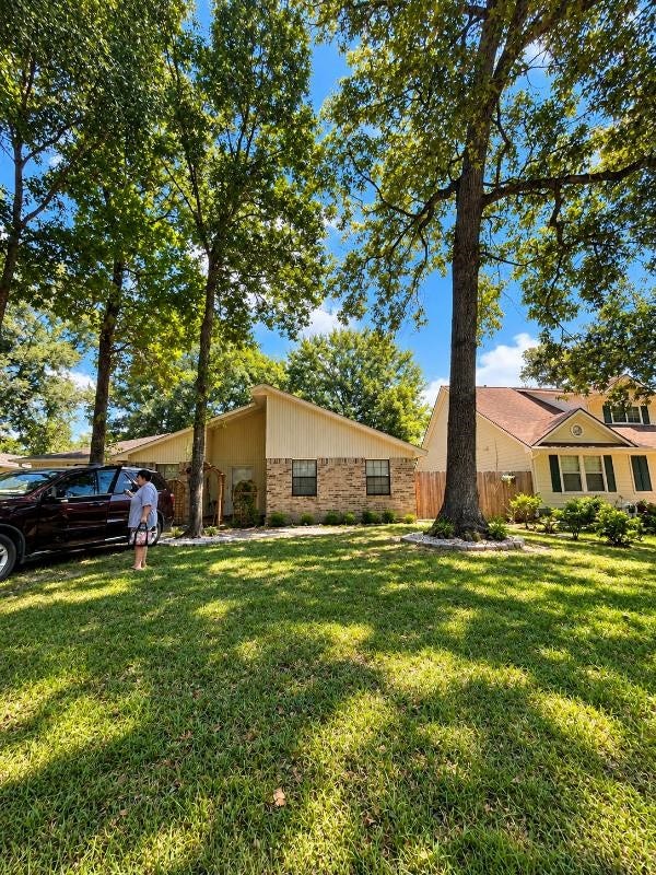 17602 Typhoon Way, Crosby, TX 77532
