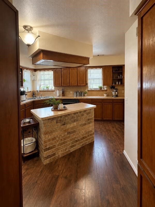 17602 Typhoon Way, Crosby, TX 77532