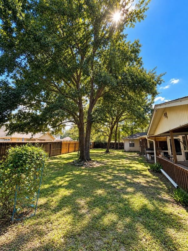 17602 Typhoon Way, Crosby, TX 77532