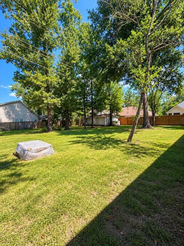 17602 Typhoon Way, Crosby, TX 77532
