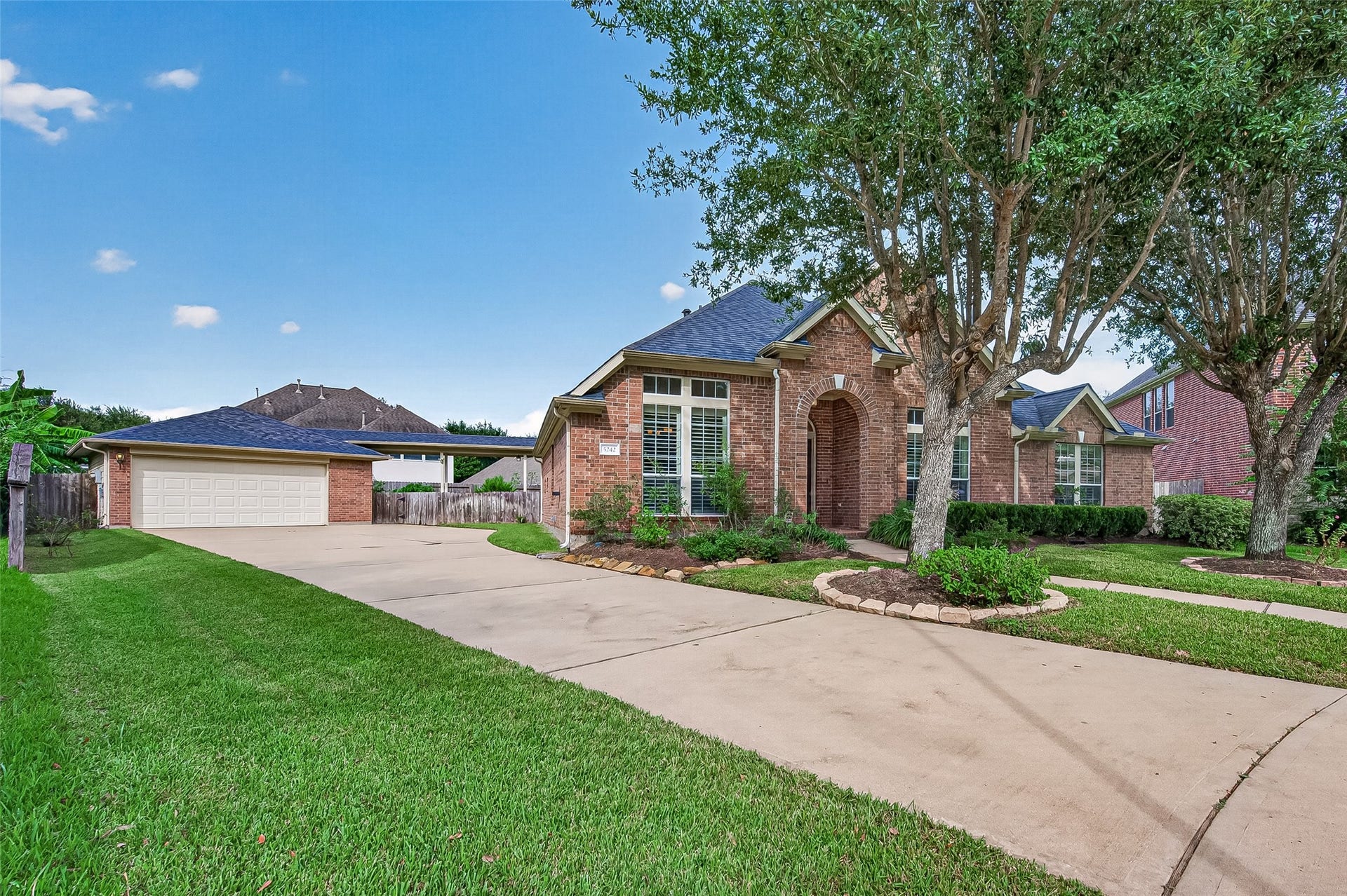 5242 Fountainbrook Lane, Sugar Land, TX 77479 5242 Fountainbrook Lane, Sugar Land, TX 77479