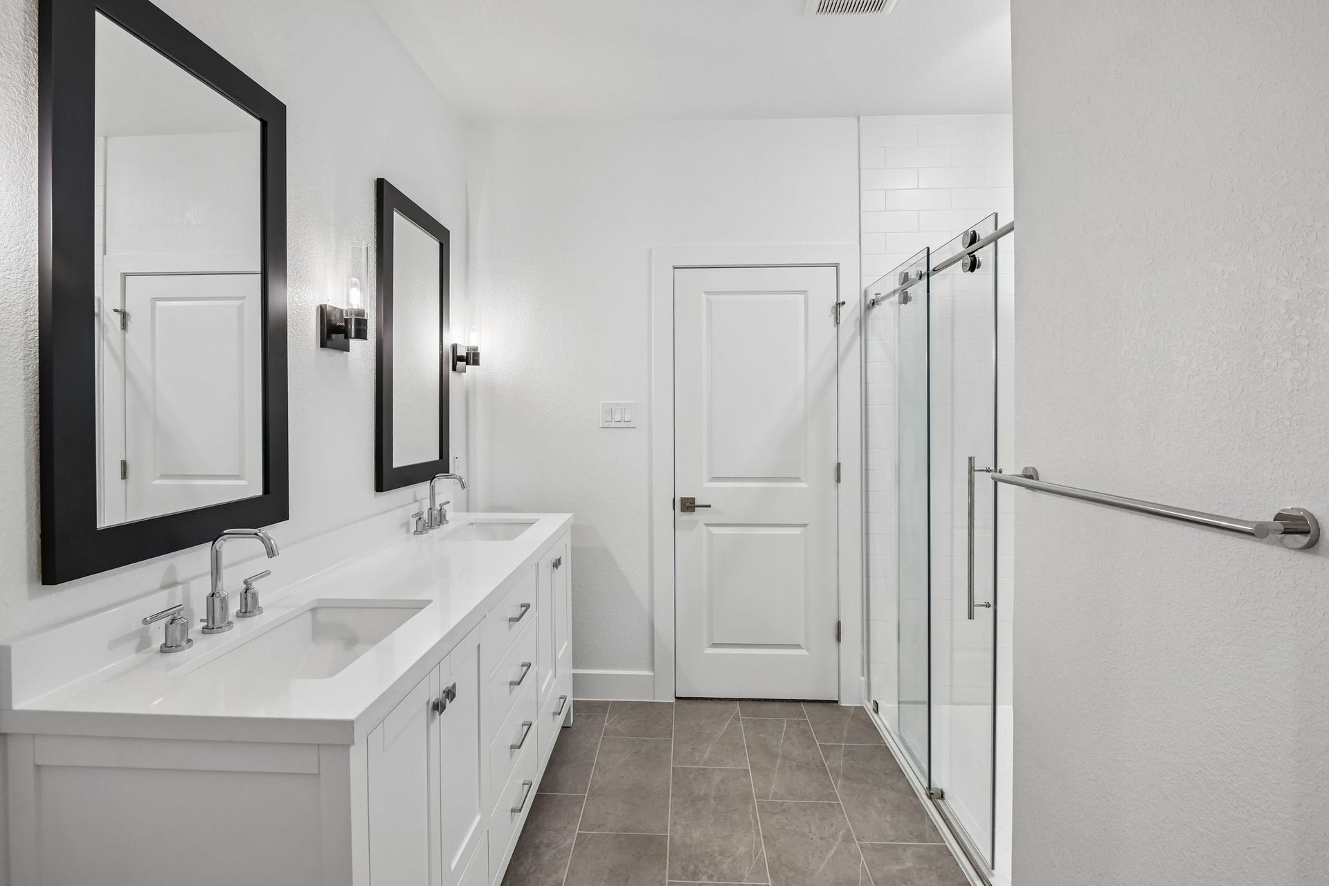 Serene primary bath