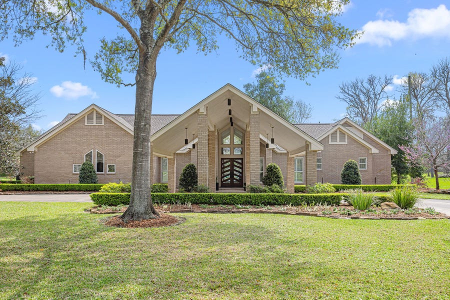 Property photo for 211 Golfview Drive, Richmond, TX