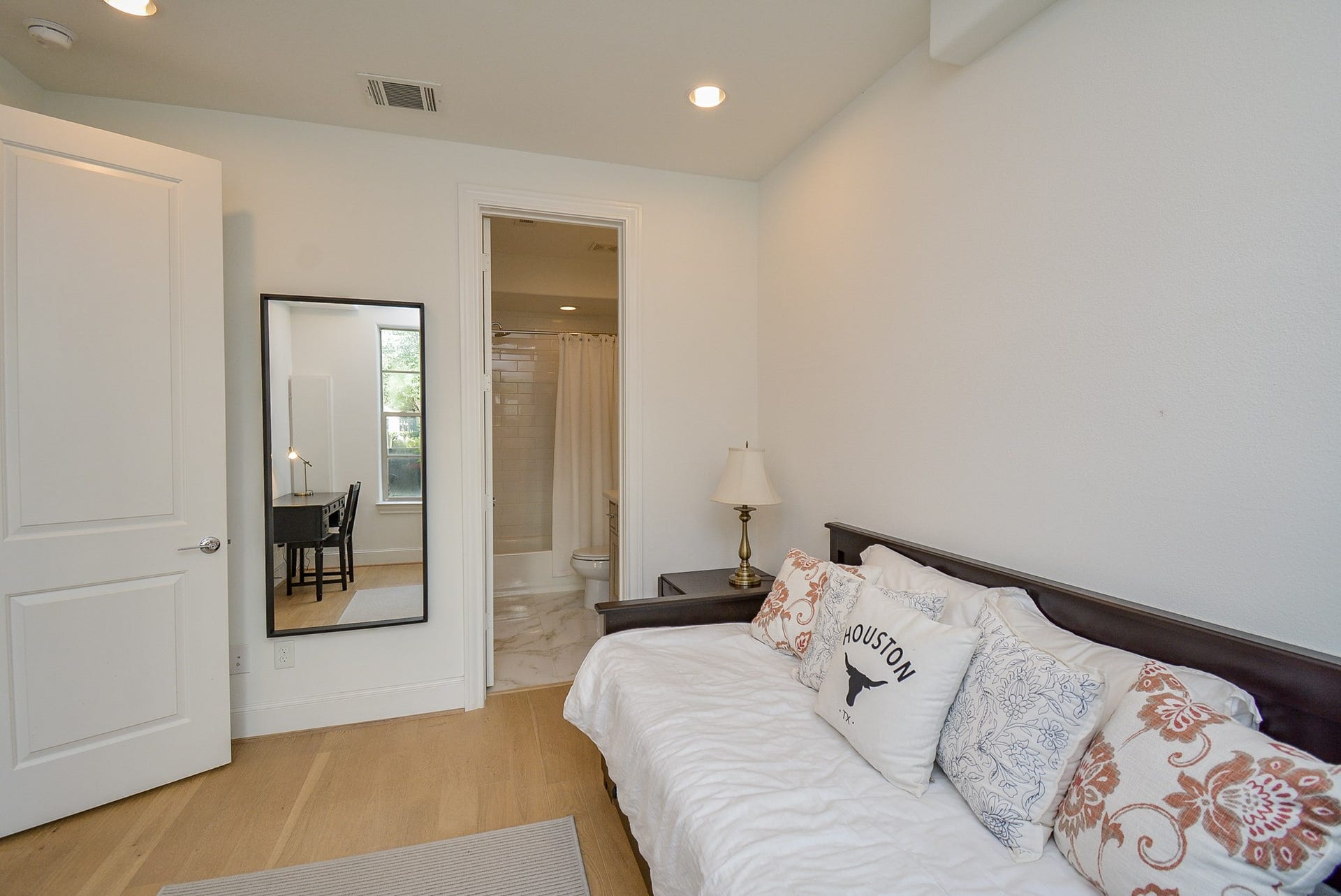 615 Nagle Street, Houston, TX 77003 615 Nagle Street, Houston, TX 77003