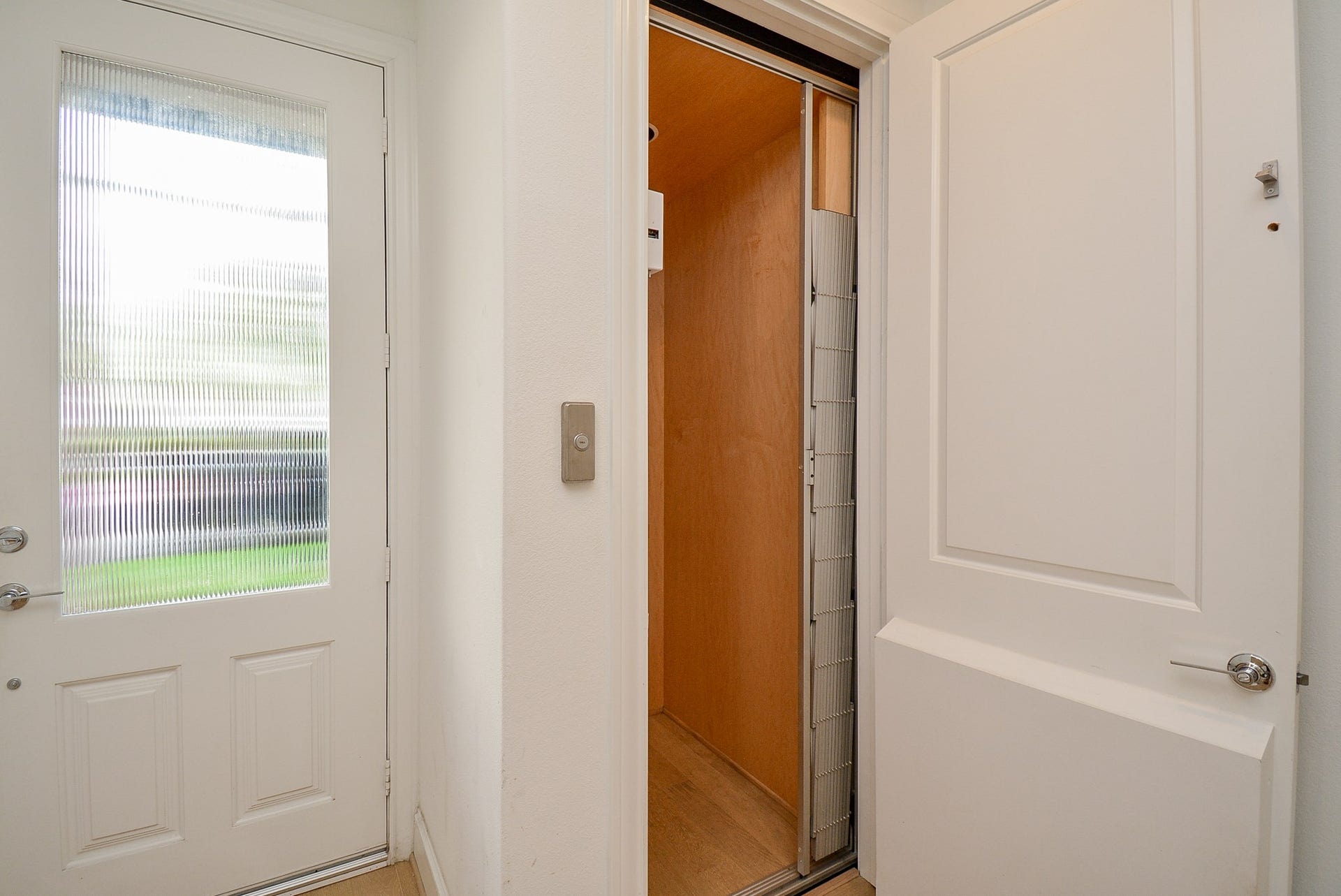 615 Nagle Street, Houston, TX 77003 Elevator in property!