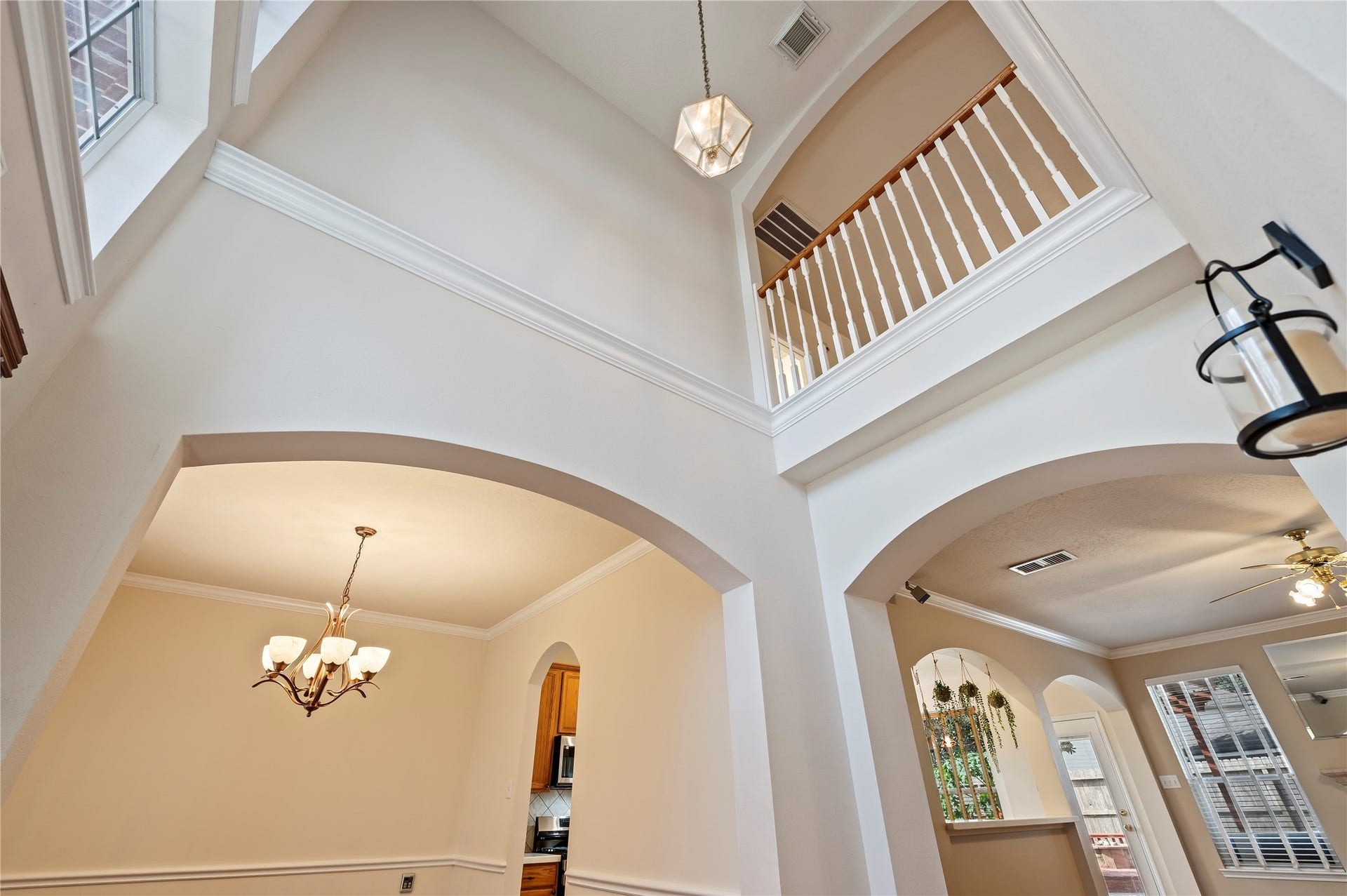 High ceilings with a view onto the loft