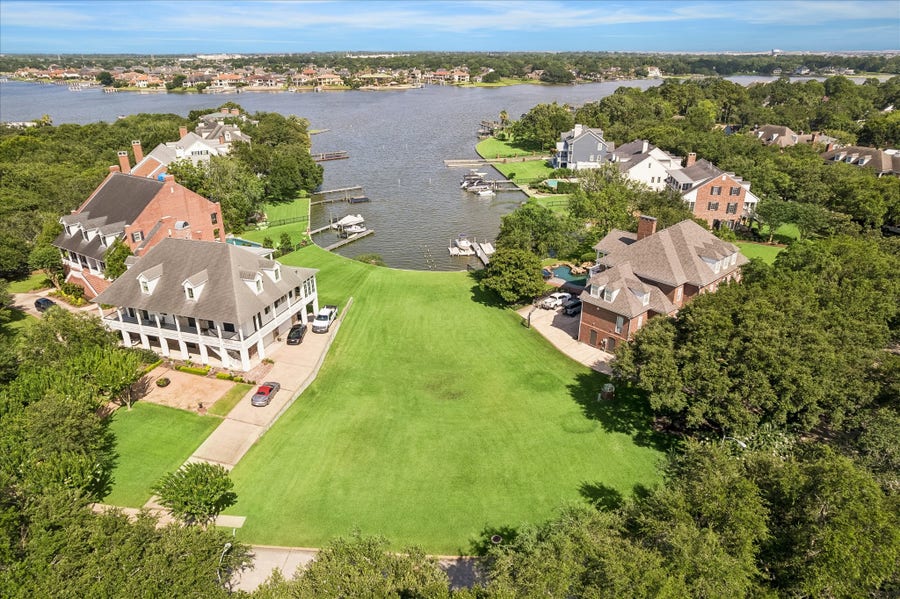 Property photo for 1210 Spring Cress Lane, Taylor Lake Village, TX