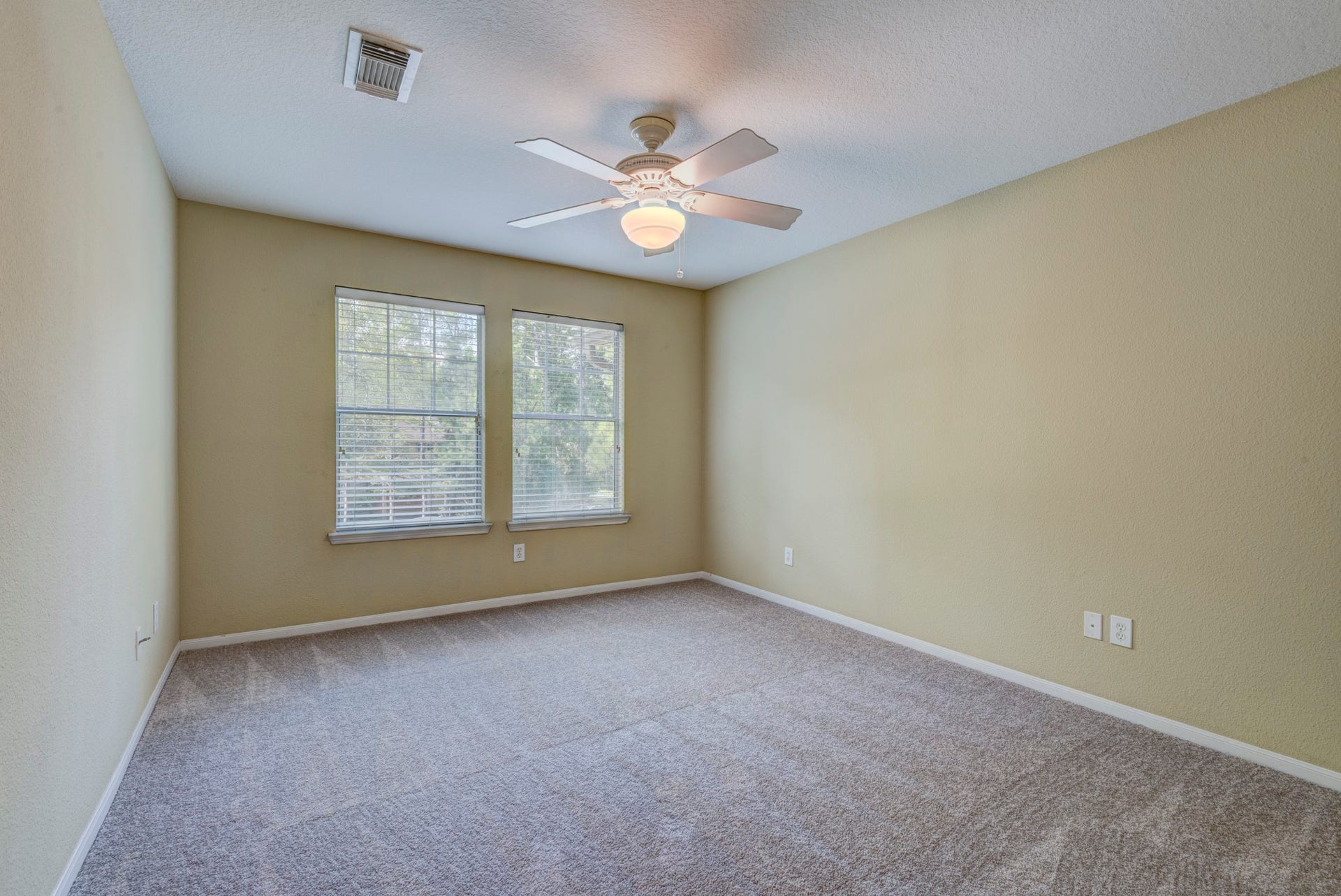 26 Stone Creek Place, The Woodlands, TX 77382 26 Stone Creek Place, The Woodlands, TX 77382