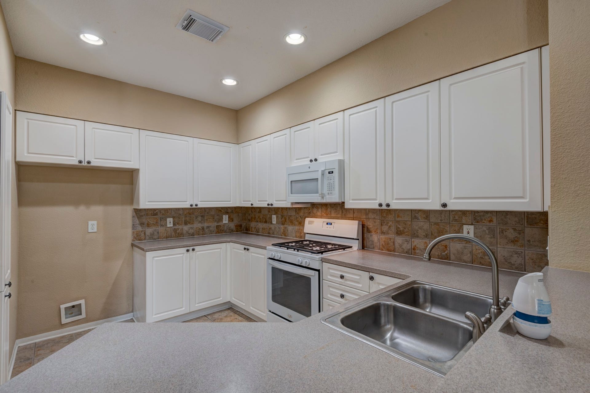 26 Stone Creek Place, The Woodlands, TX 77382 26 Stone Creek Place, The Woodlands, TX 77382