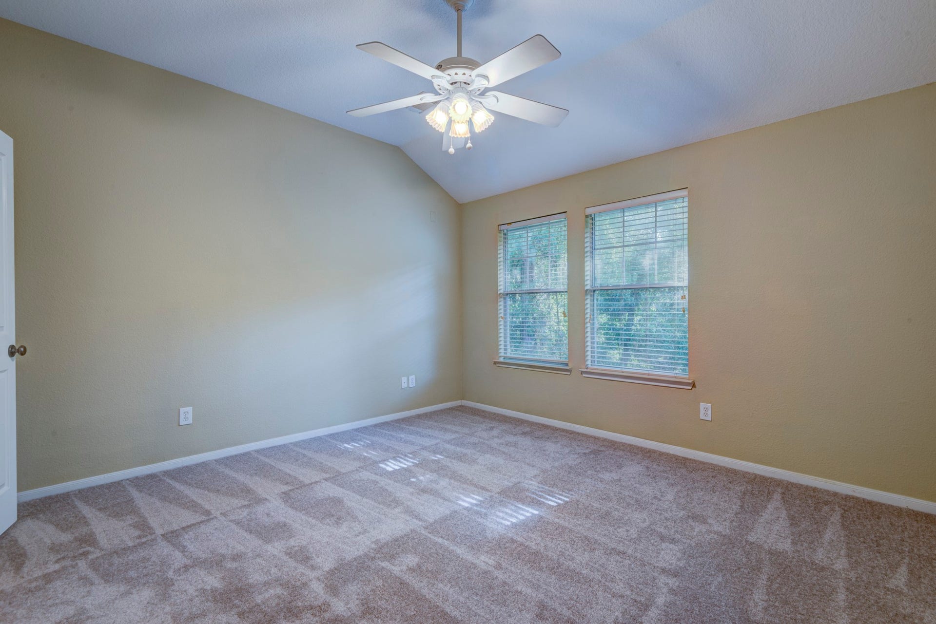 26 Stone Creek Place, The Woodlands, TX 77382 26 Stone Creek Place, The Woodlands, TX 77382