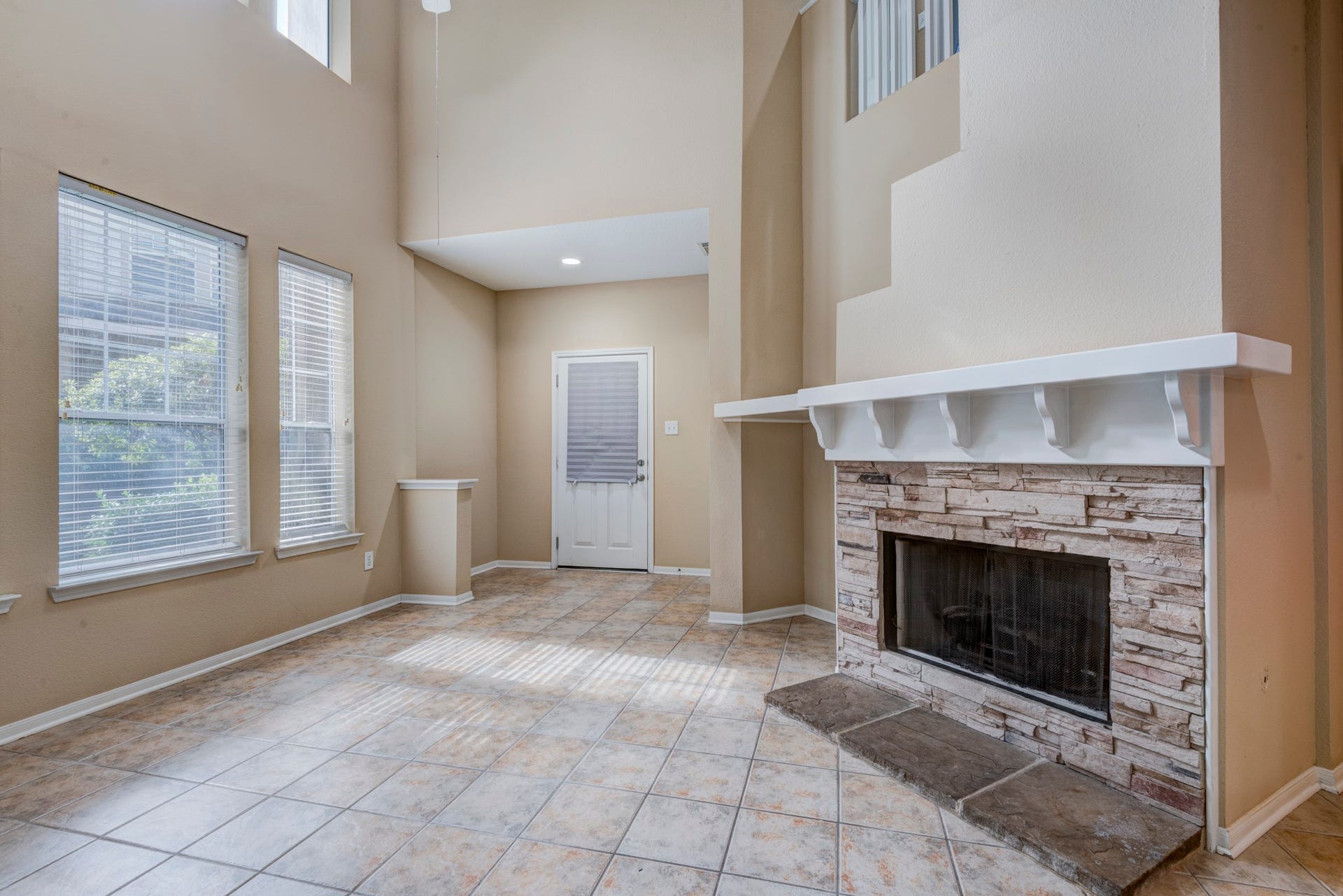 26 Stone Creek Place, The Woodlands, TX 77382 26 Stone Creek Place, The Woodlands, TX 77382