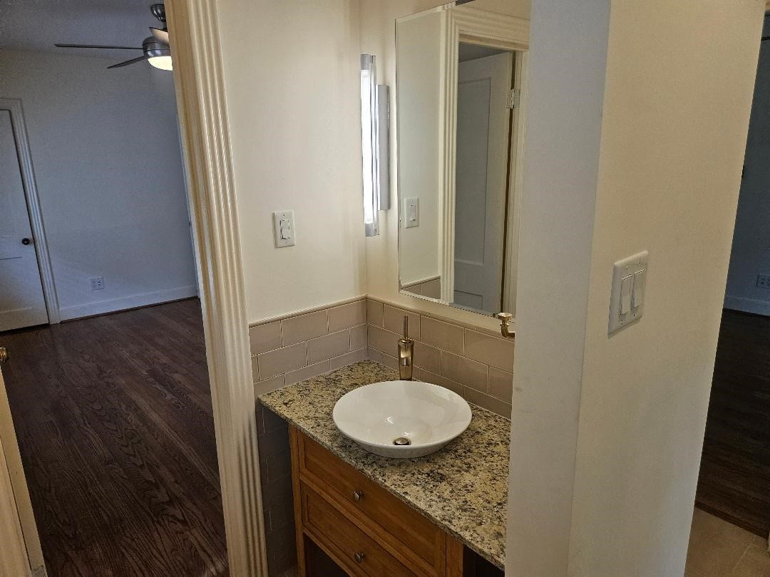 2709 Albans Road, West University Place, TX 77005 2709 Albans Road, West University Place, TX 77005