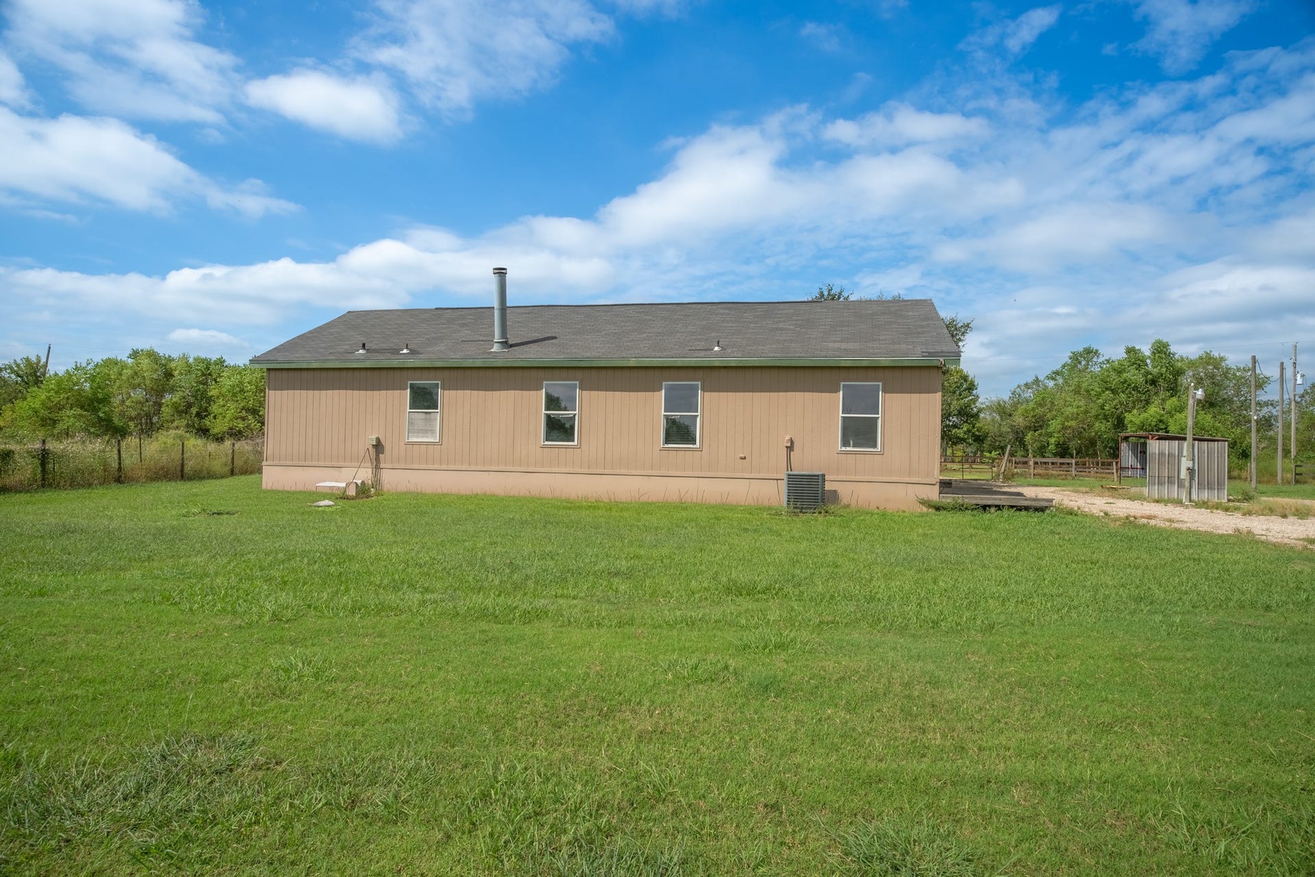 1108 County Road 55, Rosharon, TX 77583 1108 County Road 55, Rosharon, TX 77583
