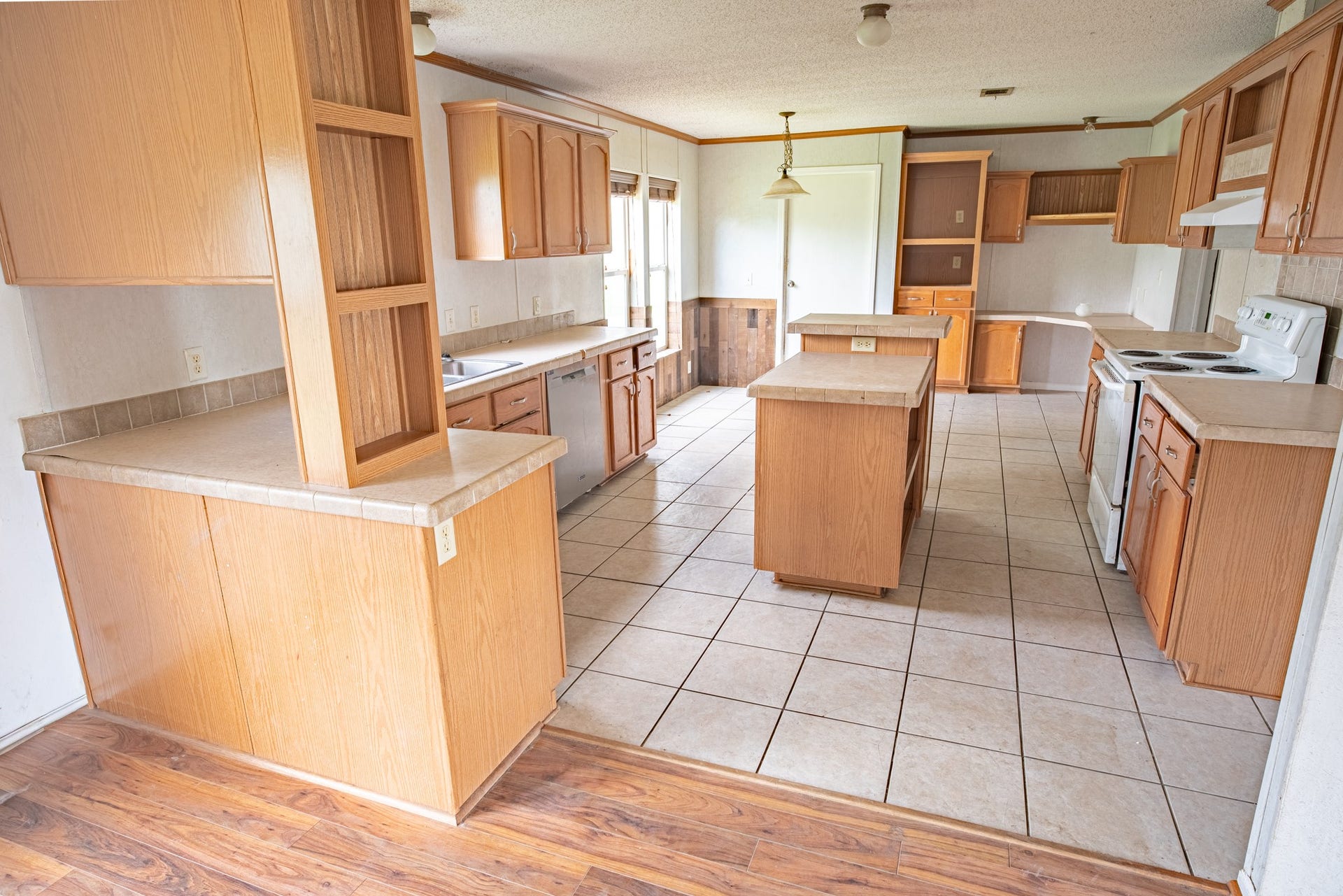 1108 County Road 55, Rosharon, TX 77583 1108 County Road 55, Rosharon, TX 77583