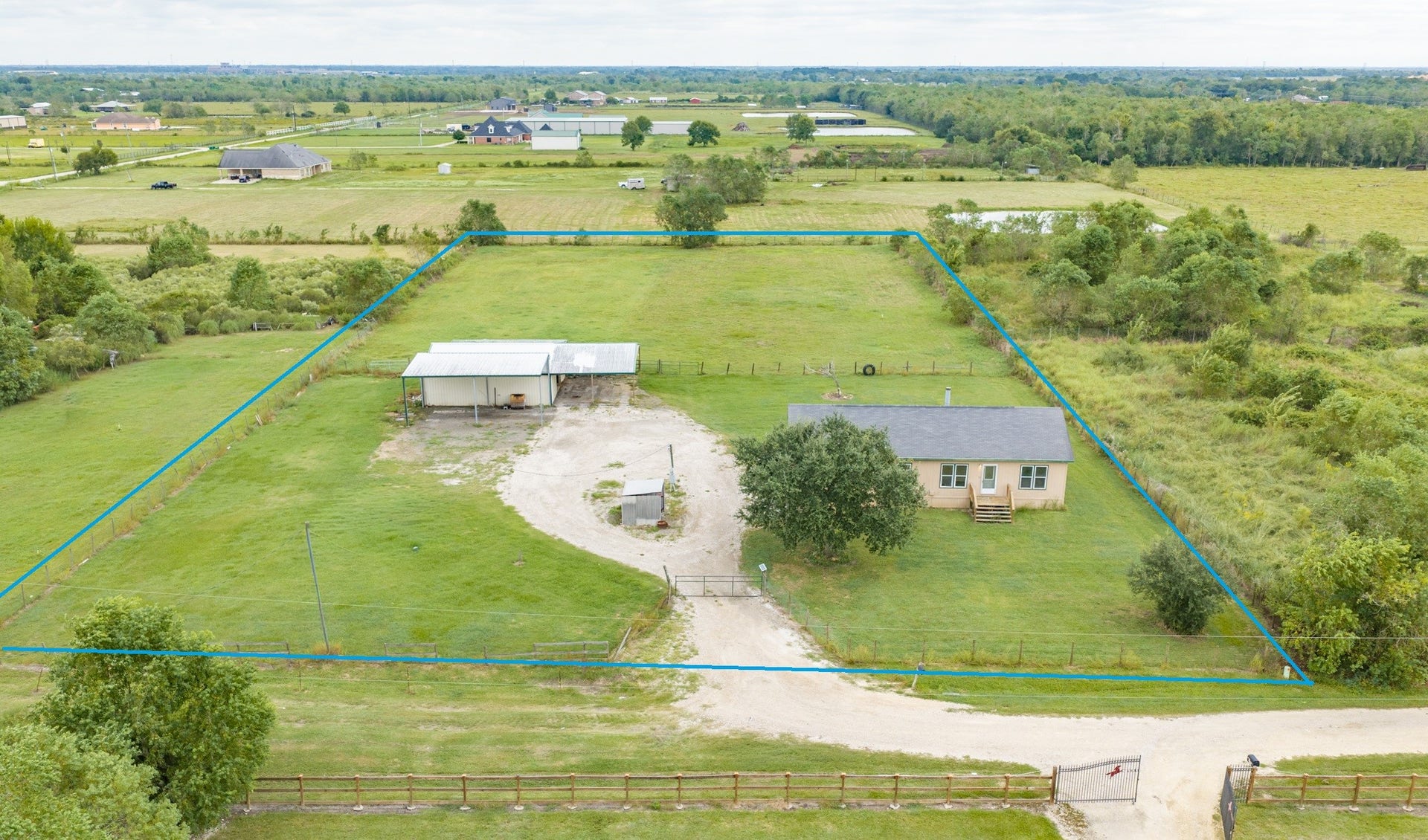 1108 County Road 55, Rosharon, TX 77583 1108 County Road 55, Rosharon, TX 77583