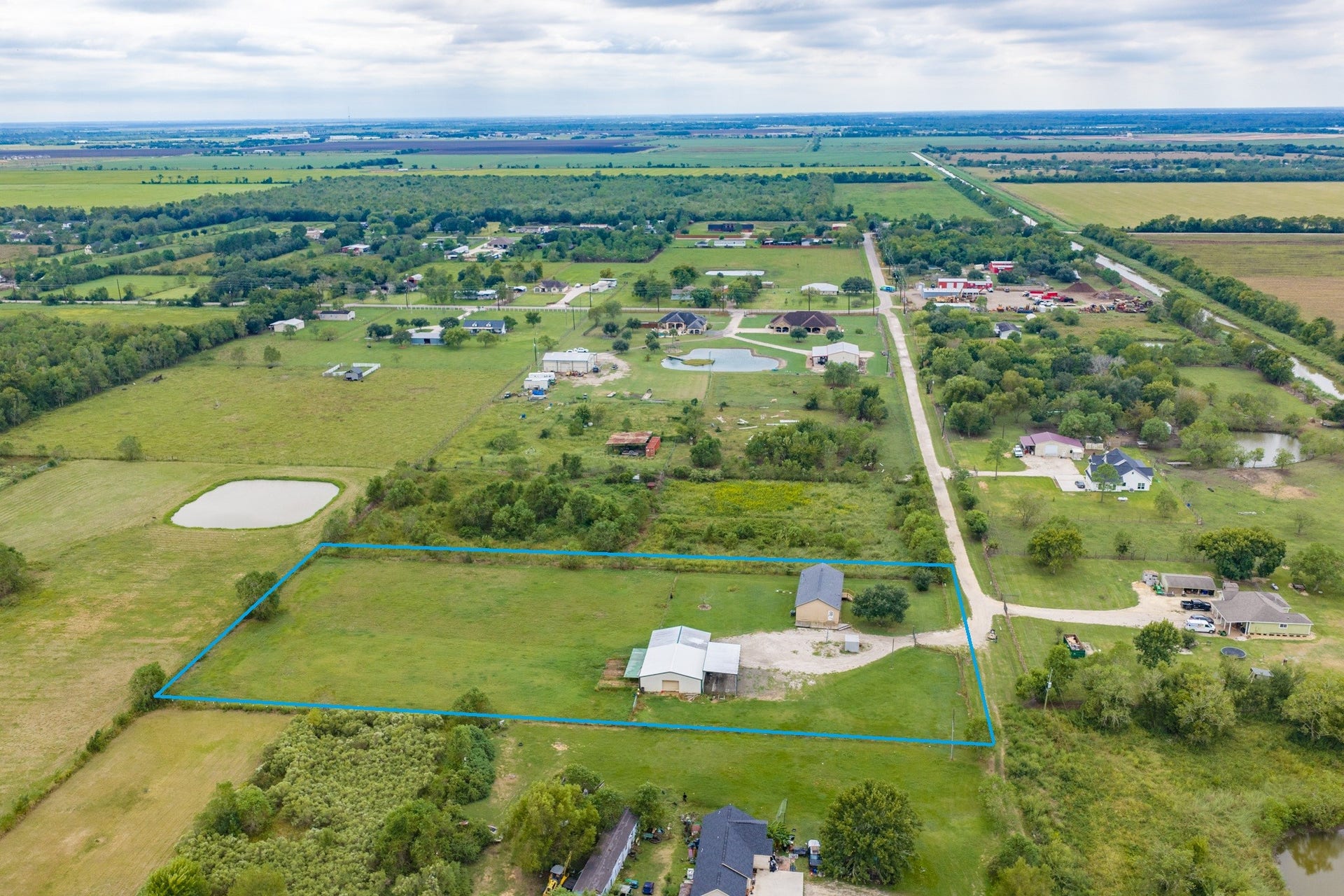 1108 County Road 55, Rosharon, TX 77583 1108 County Road 55, Rosharon, TX 77583