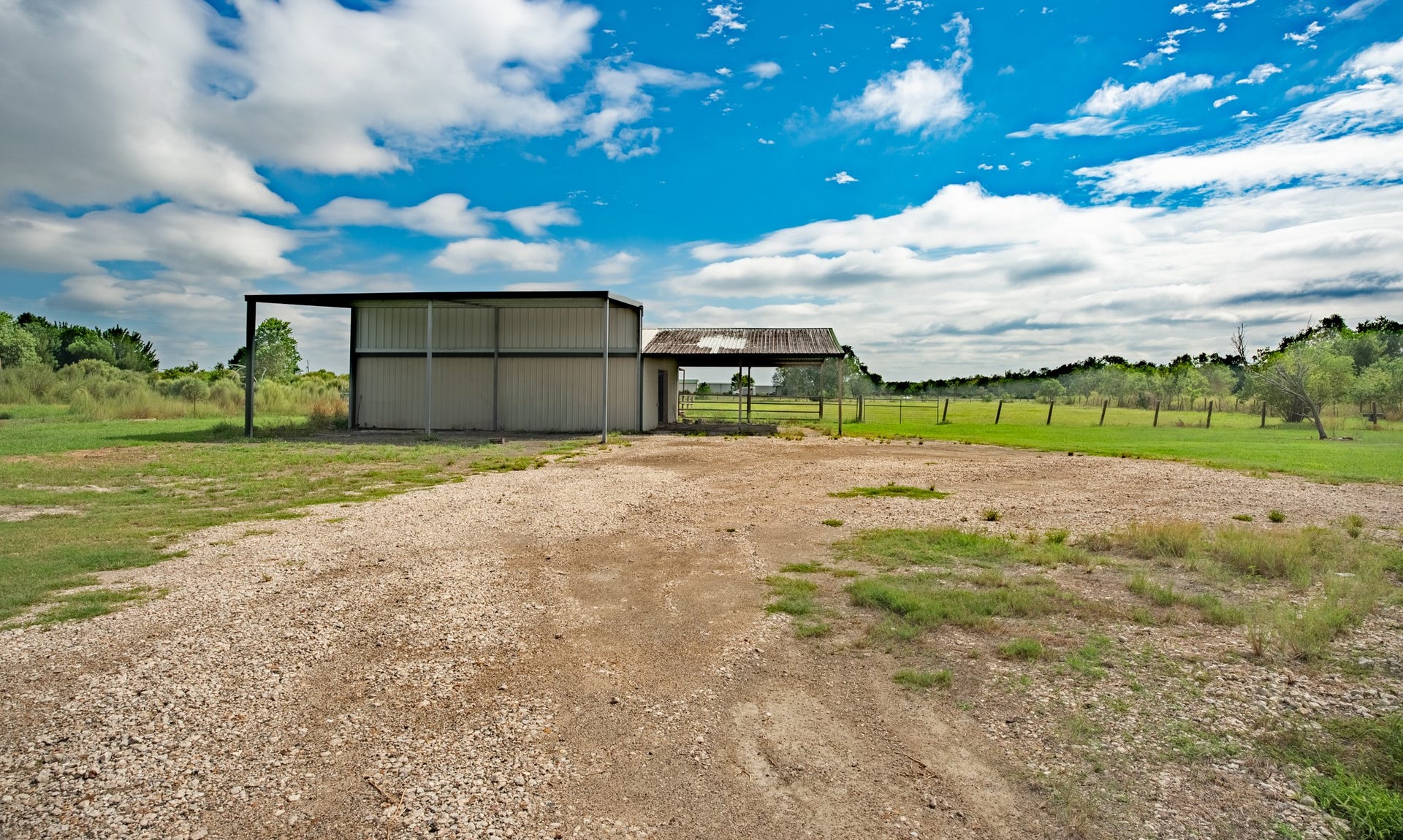 1108 County Road 55, Rosharon, TX 77583 1108 County Road 55, Rosharon, TX 77583