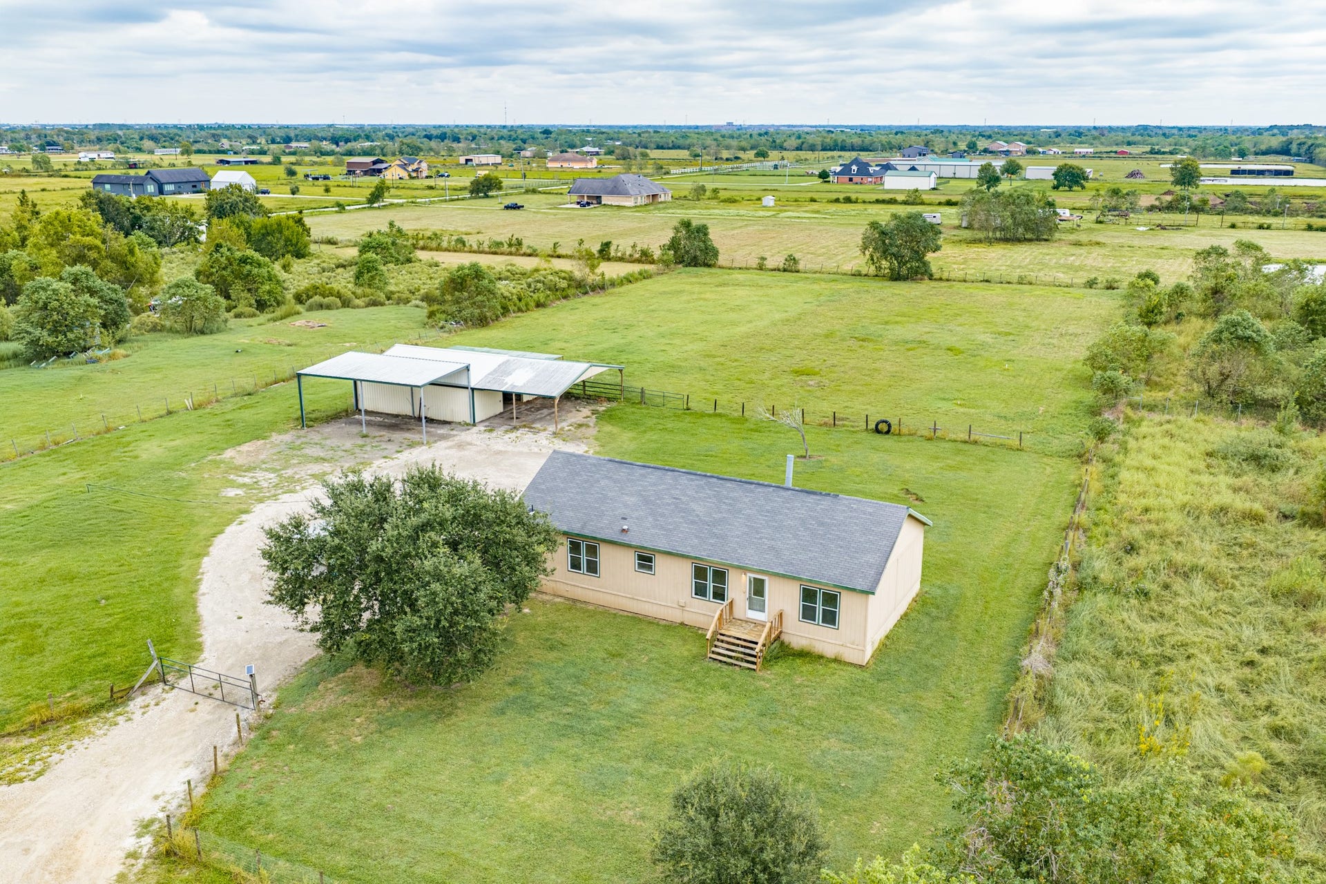 1108 County Road 55, Rosharon, TX 77583 1108 County Road 55, Rosharon, TX 77583