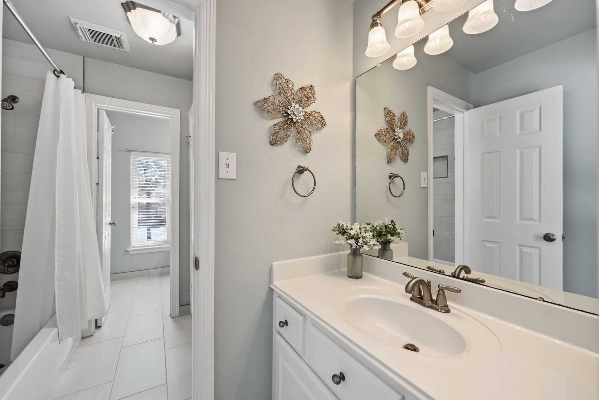 4807 Stonecrop Court, Houston, TX 77345 Other side of the Jack & Jill bathroom. Shower in the middle.