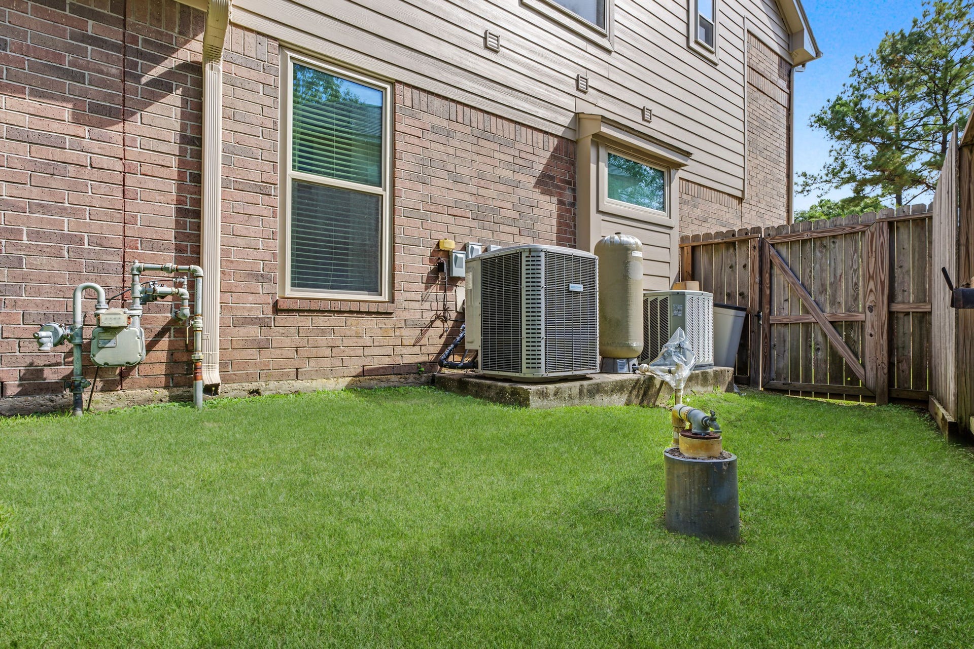 4807 Stonecrop Court, Houston, TX 77345 This property comes with its own water well! The water well can be used for all exterior water uses. Big money saver!