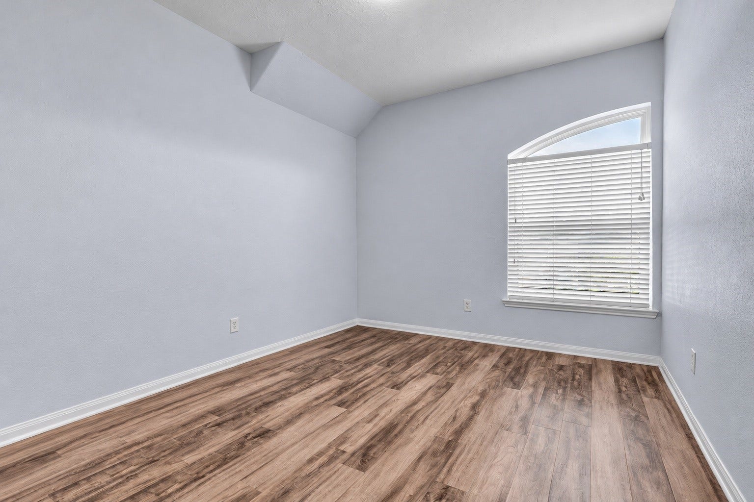 1408 S Friendswood Drive, #1301, Friendswood, TX 77546 Ample space in these secondary bedrooms