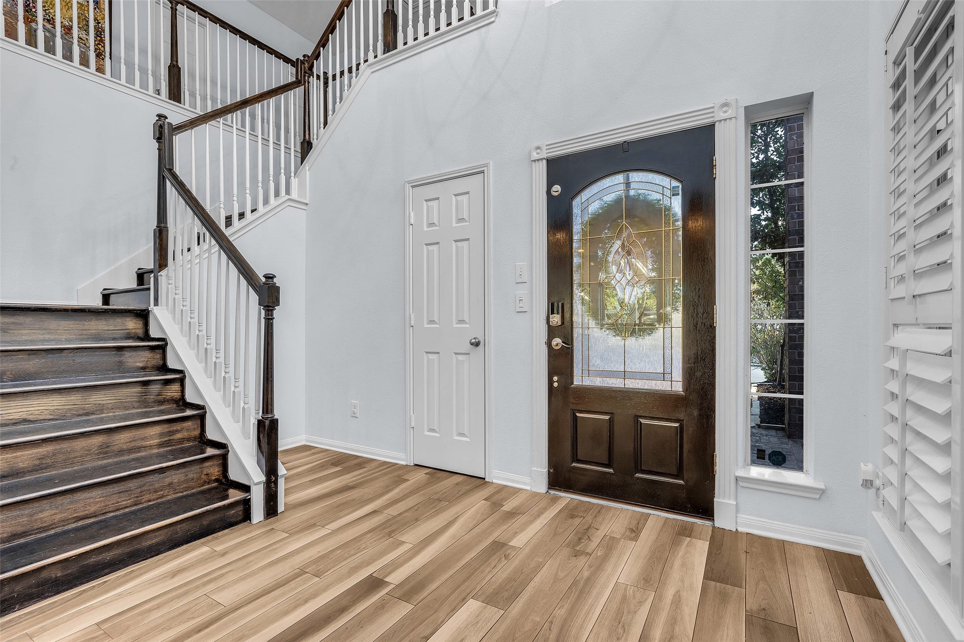 1408 S Friendswood Drive, #1301, Friendswood, TX 77546 So many updates in this gem such as the oak finished stairs.