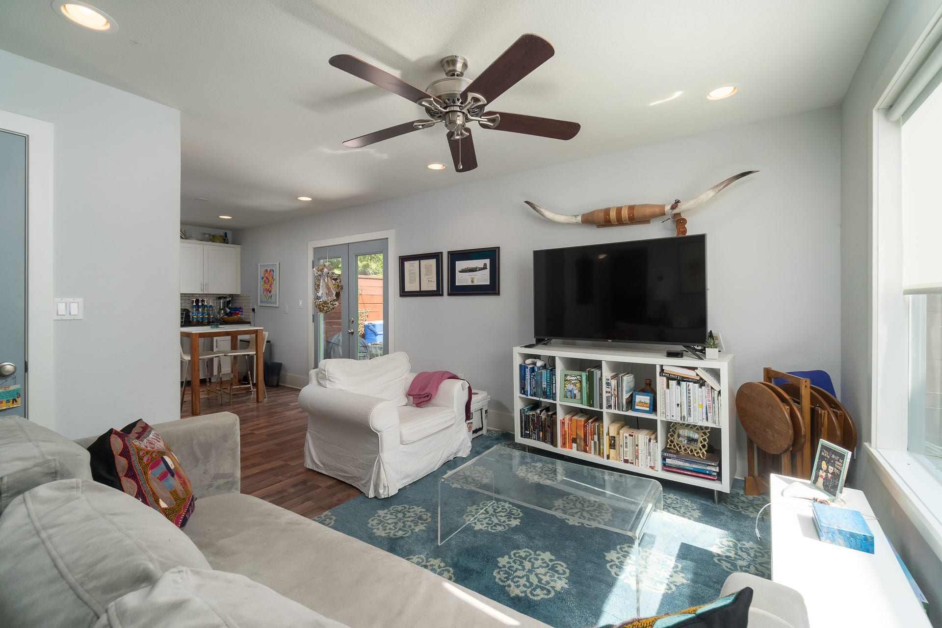 2019 Huldy Street, #4, Houston, TX 77019 Photos are of identical floor plan downstairs unit.