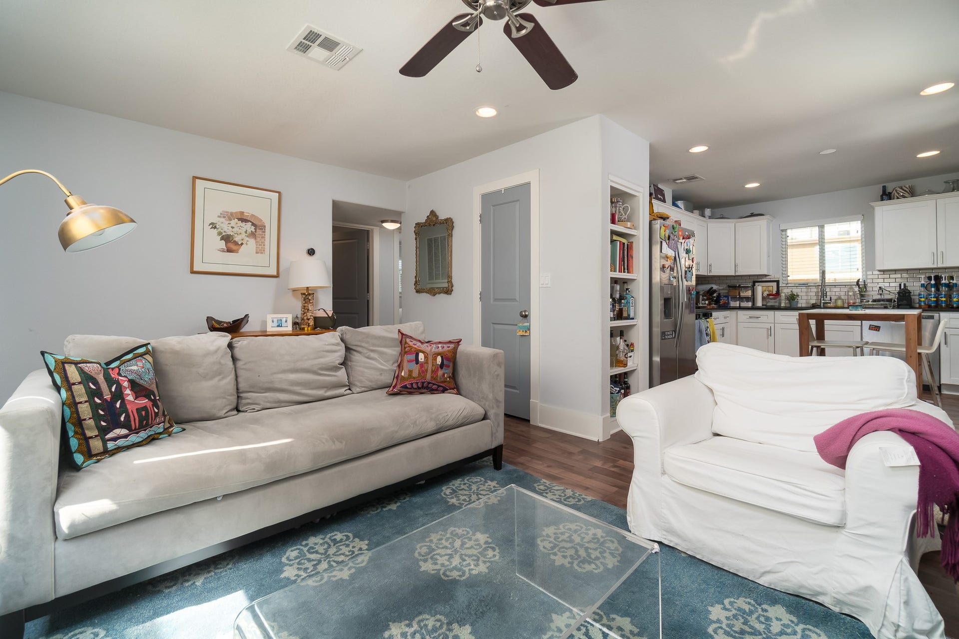 2019 Huldy Street, #4, Houston, TX 77019 Photos are of identical floor plan downstairs unit.