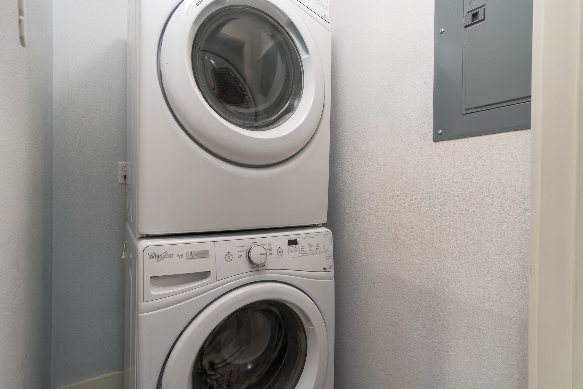 2019 Huldy Street, #4, Houston, TX 77019 Photos are of identical floor plan downstairs unit.
