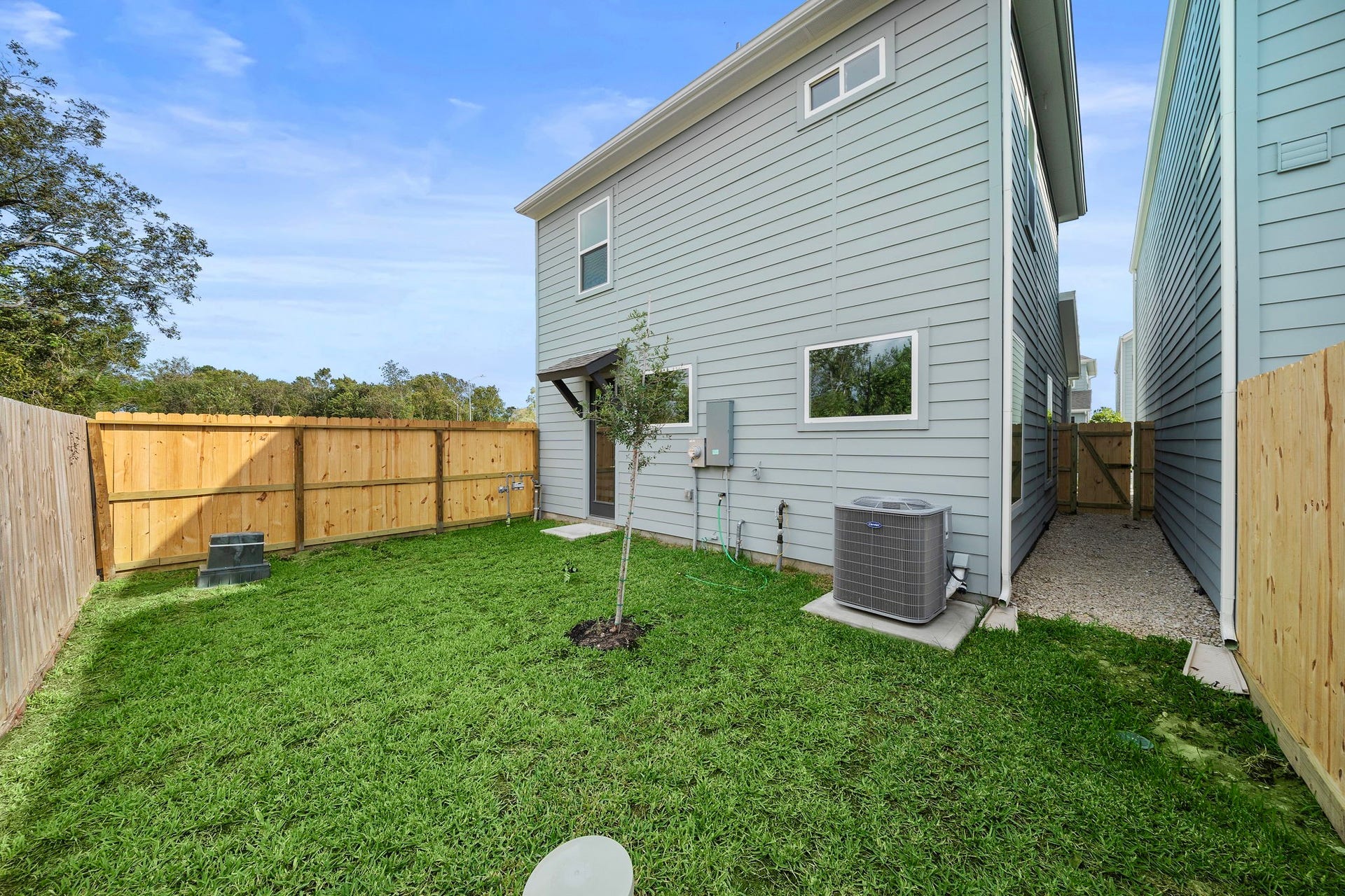 8120 Esther Acres Lane, Houston, TX 77088 8120 Esther Acres Lane, Houston, TX 77088