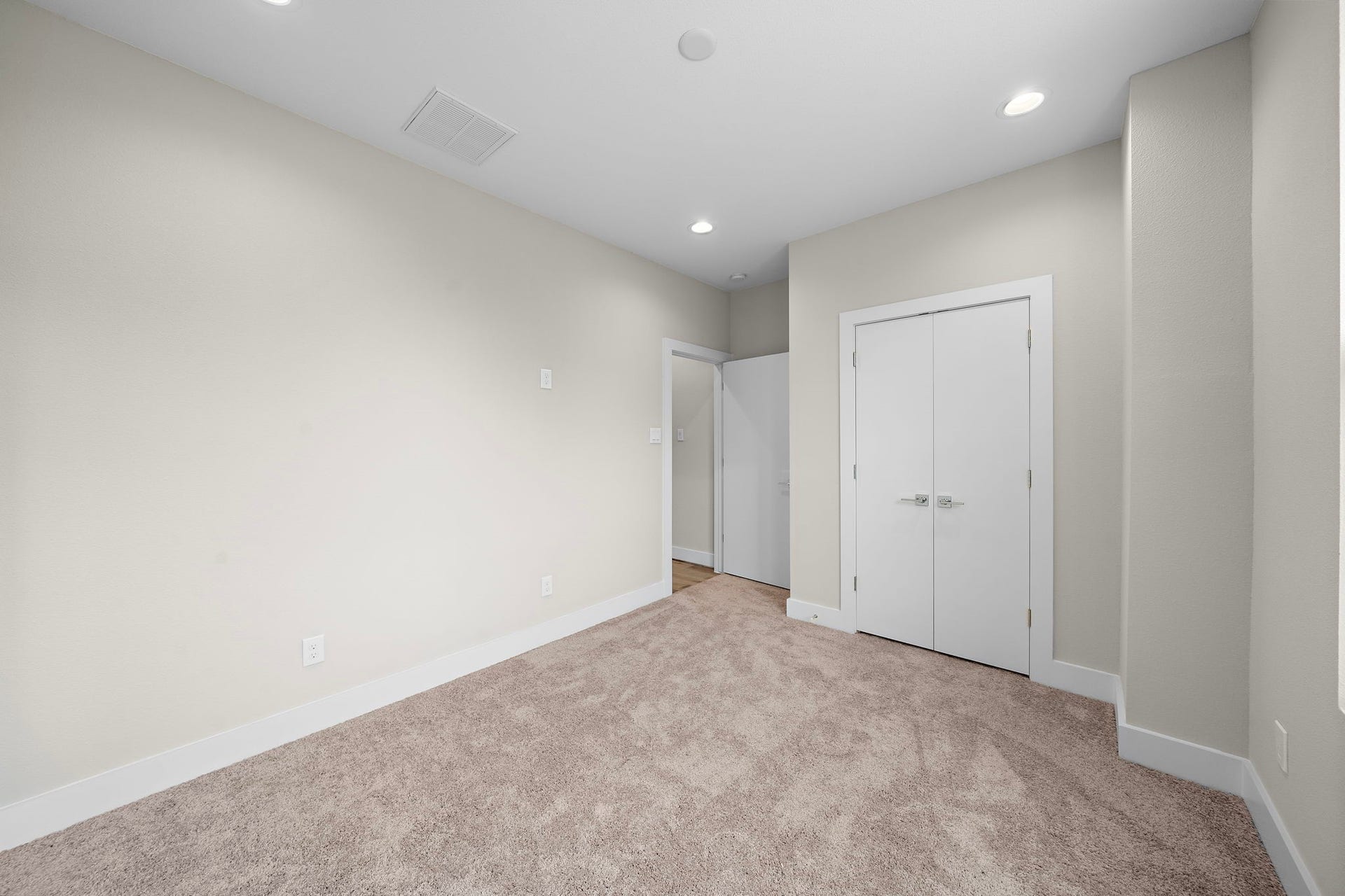 8120 Esther Acres Lane, Houston, TX 77088 8120 Esther Acres Lane, Houston, TX 77088