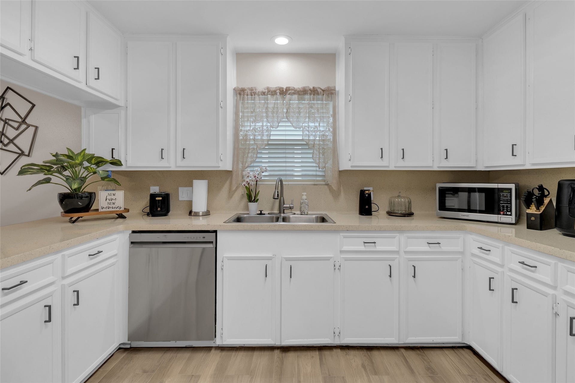 1217 Ivy Avenue, Deer Park, TX 77536 1217 Ivy Avenue, Deer Park, TX 77536