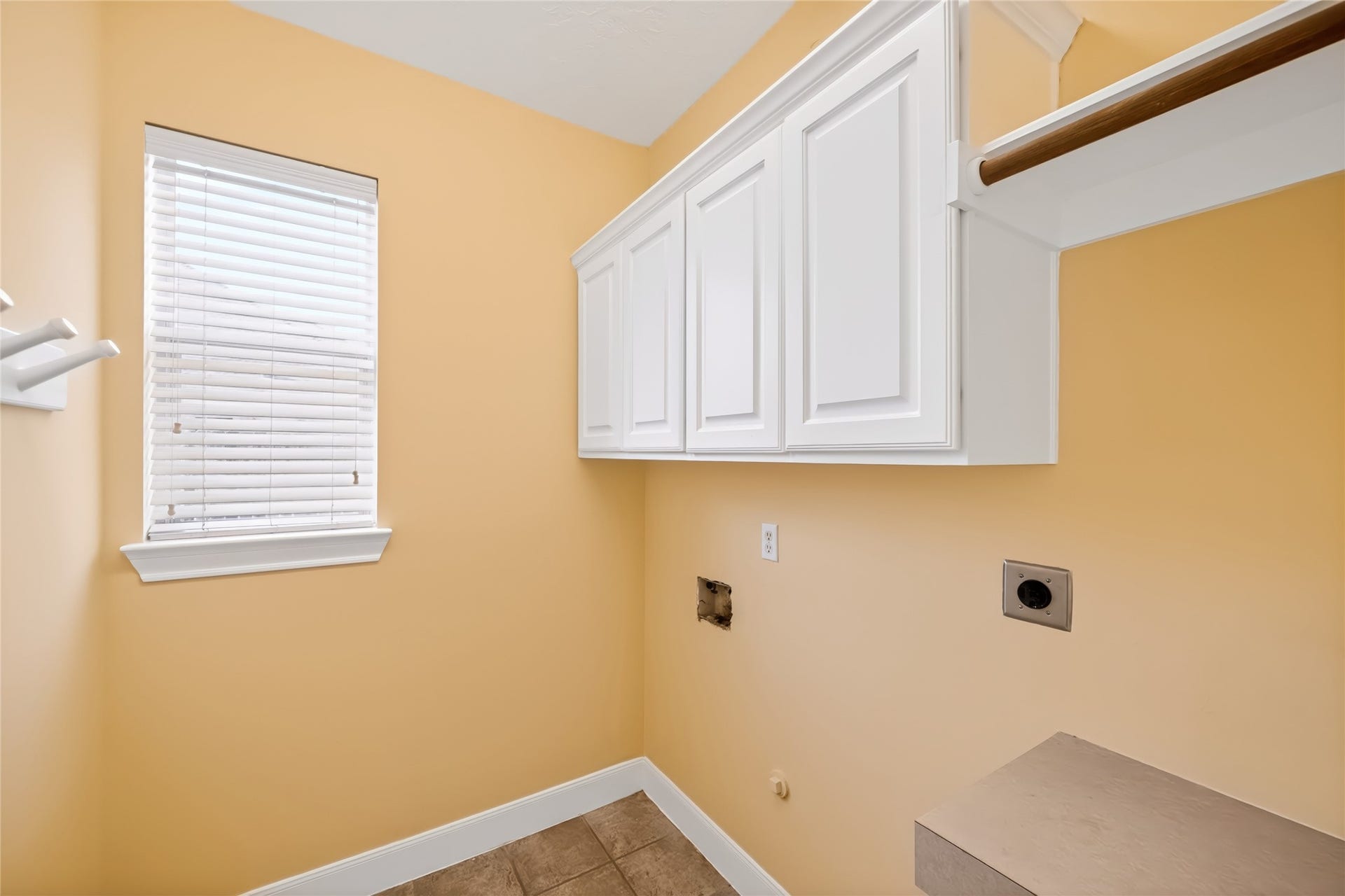 12111 Via Porta Rosa, Cypress, TX 77429 12111 Via Porta Rosa, Cypress, TX 77429